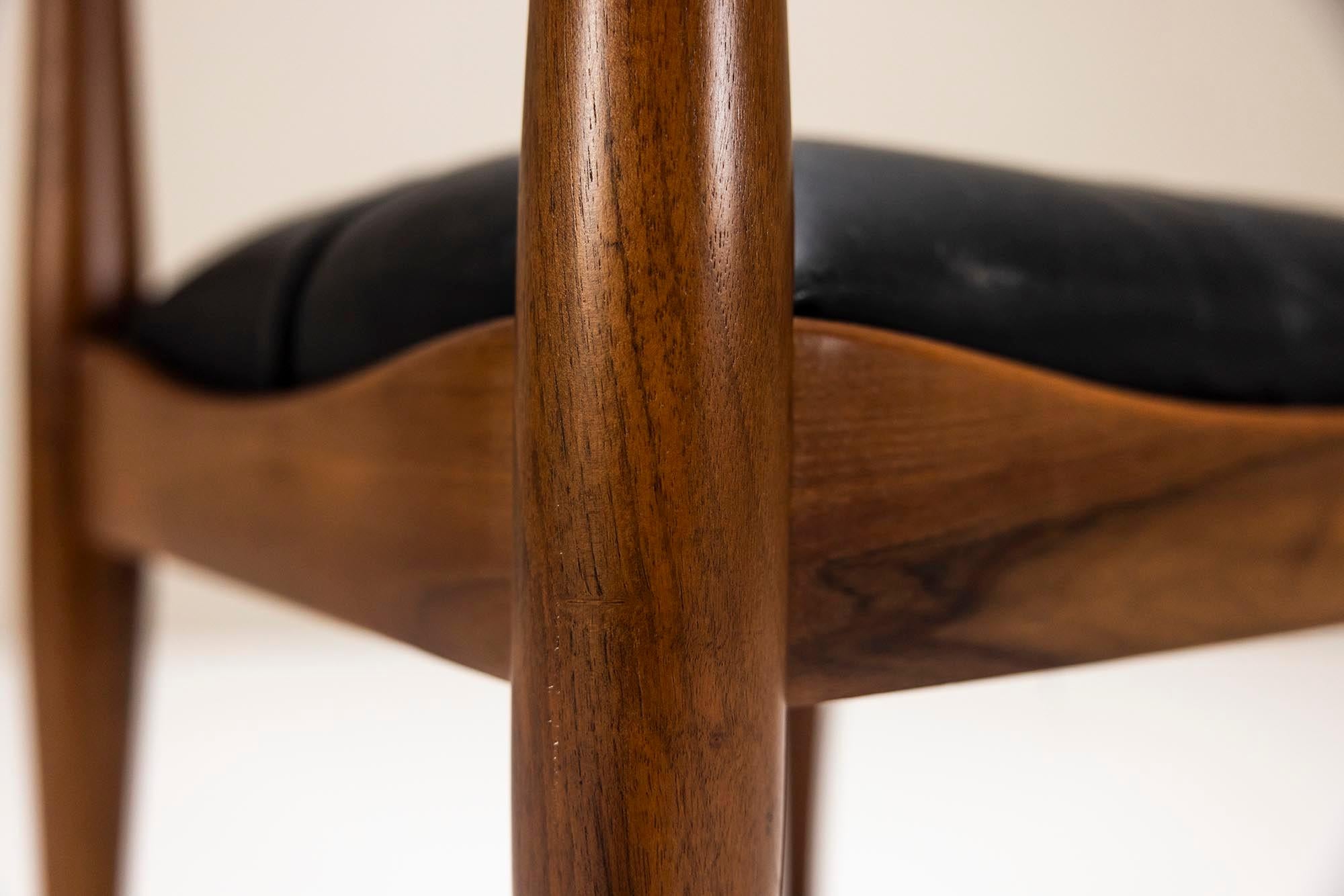 Set of 13 Bernini Chairs Model 620 in Walnut by Silvio Coppola, Italy 1964 7