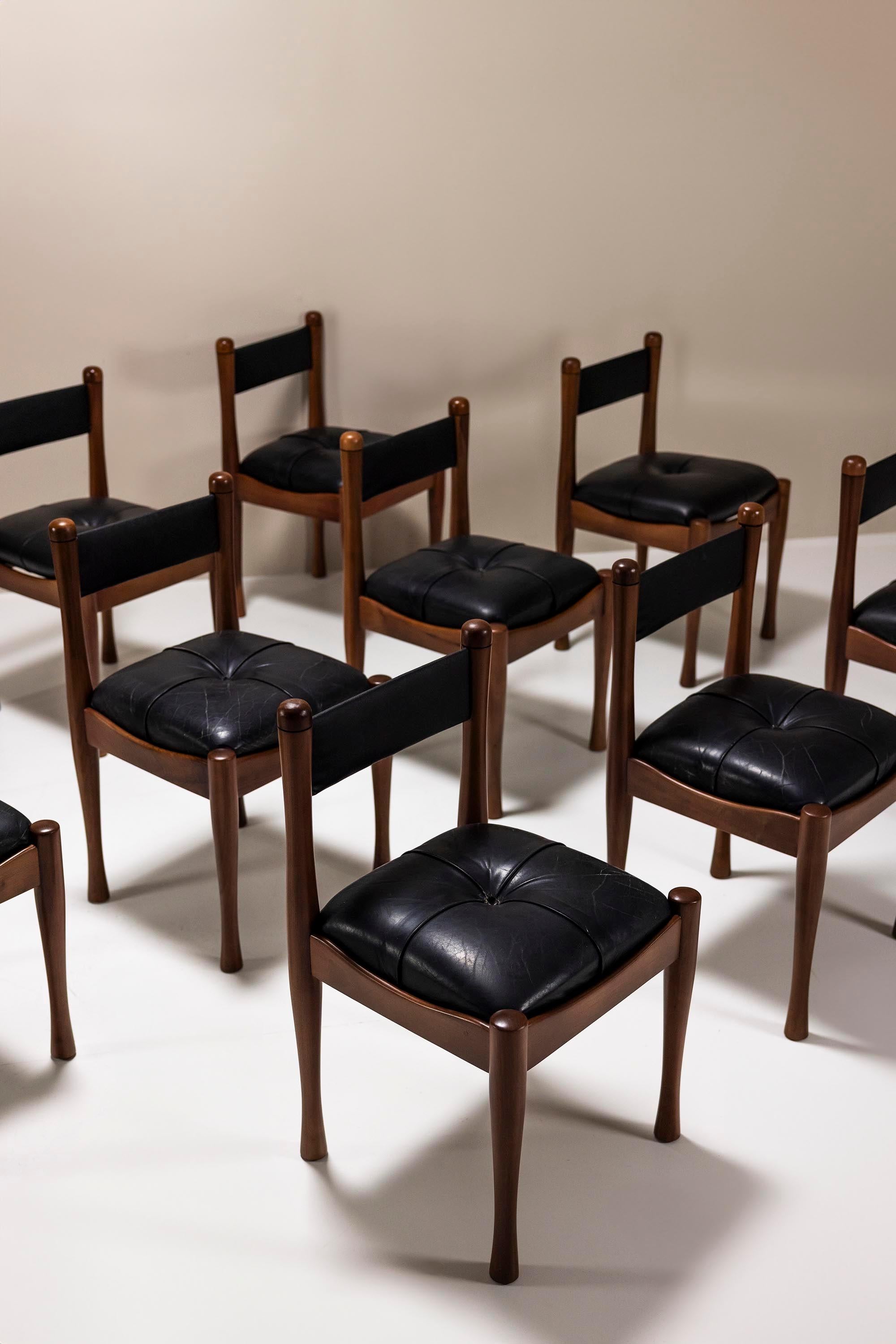 Mid-Century Modern Set of 13 Bernini Chairs Model 620 in Walnut by Silvio Coppola, Italy 1964