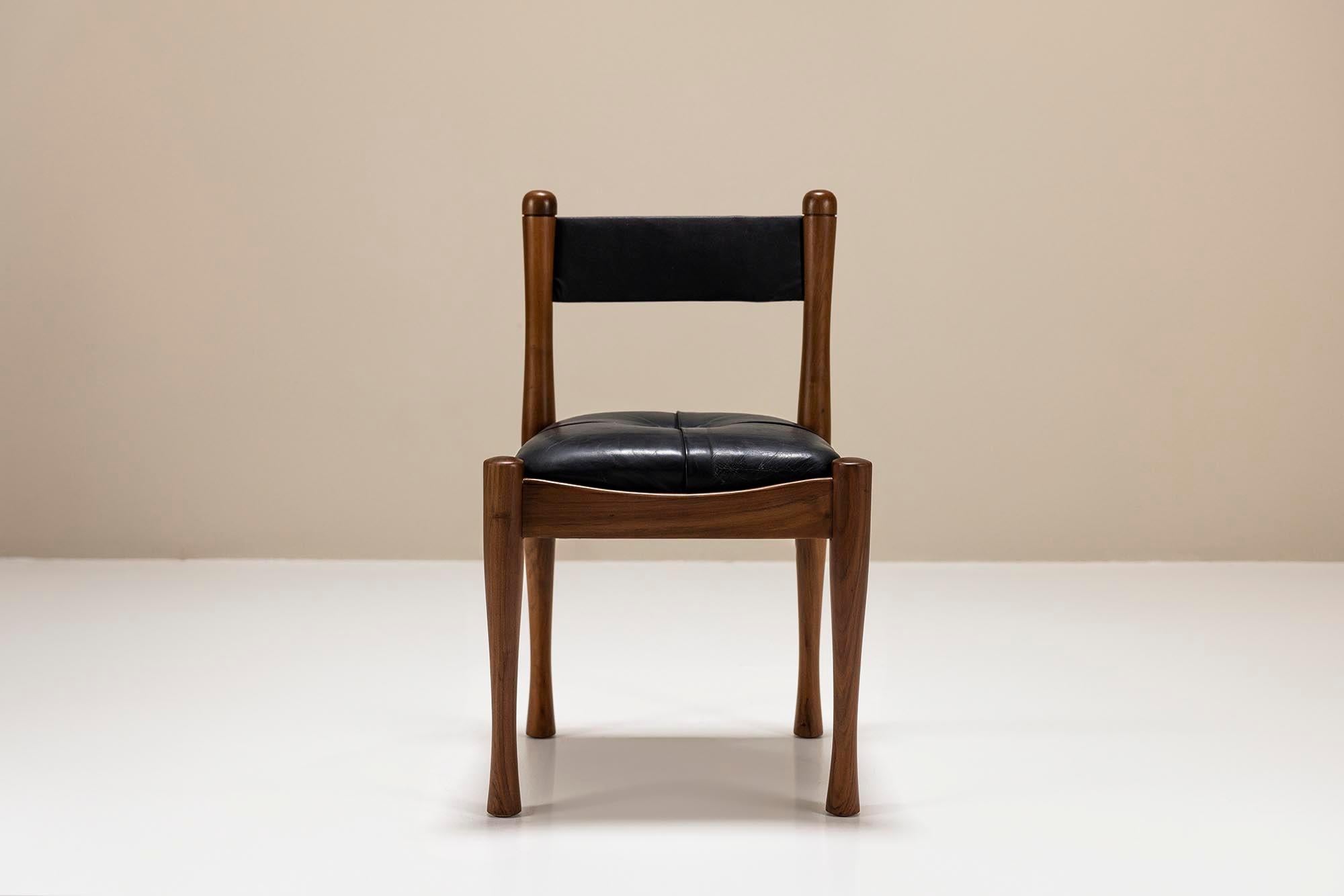 Set of 13 Bernini Chairs Model 620 in Walnut by Silvio Coppola, Italy 1964 In Good Condition In Hellouw, NL