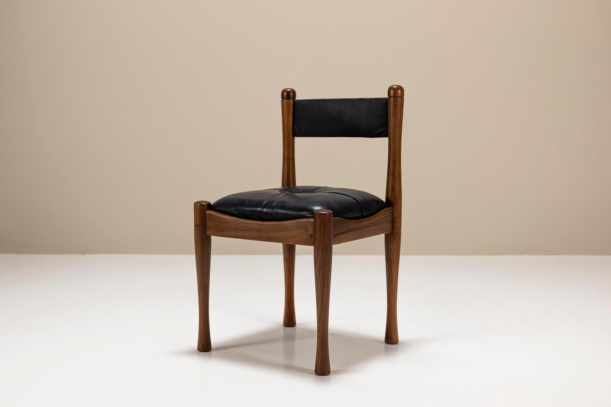 Mid-20th Century Set of 13 Bernini Chairs Model 620 in Walnut by Silvio Coppola, Italy 1964