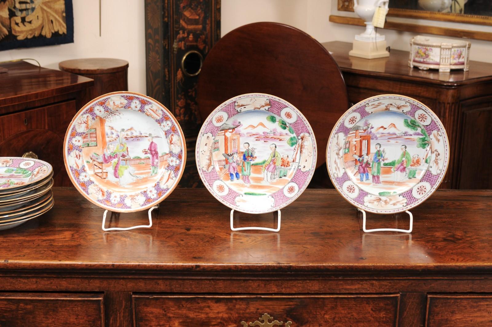 Set di 13 piatti da esportazione cinesi Famille Rose Mandarine, fine del XVIII secolo in vendita 1