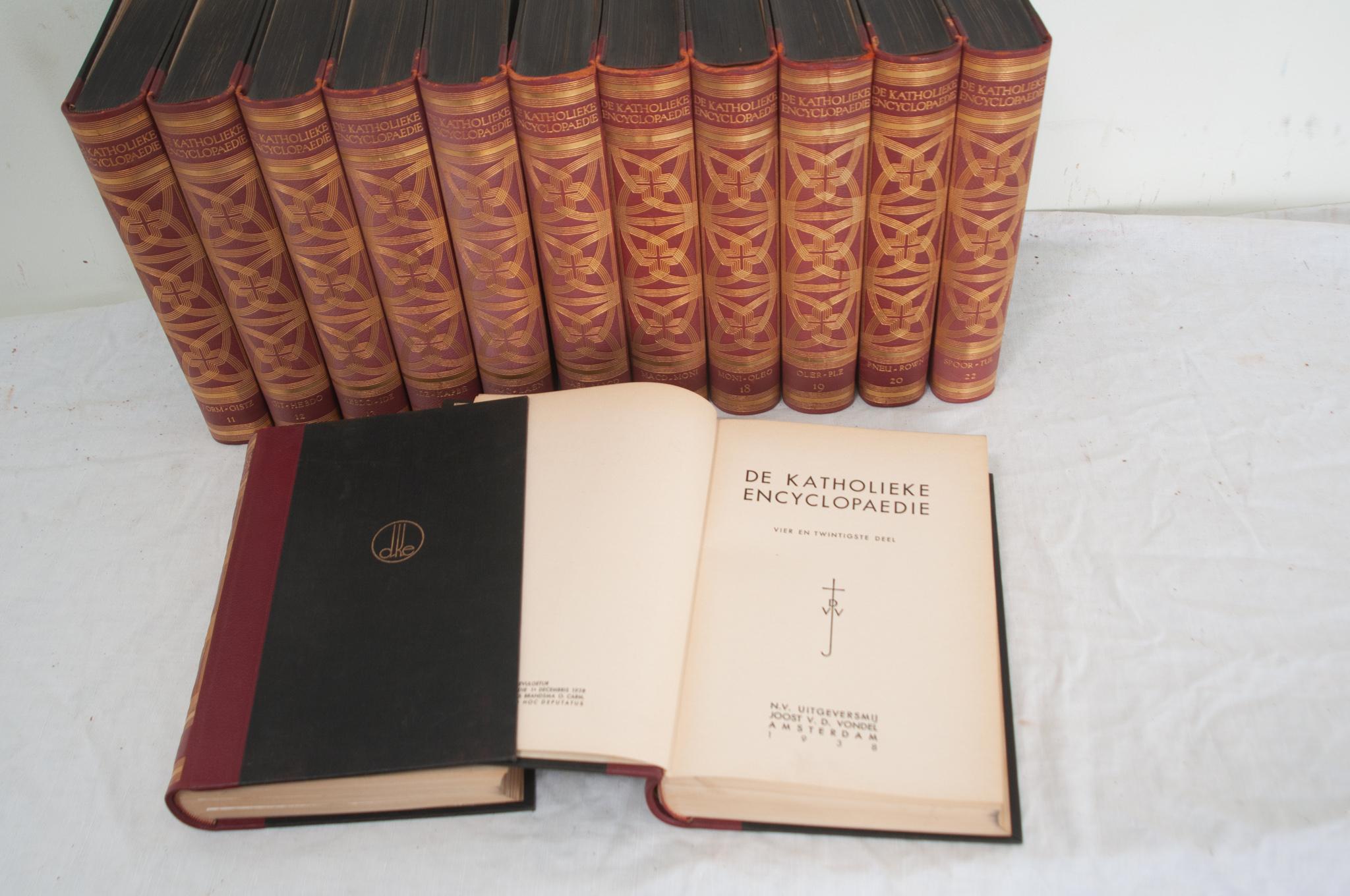 Leather Set of 13 Dutch Encyclopedias For Sale