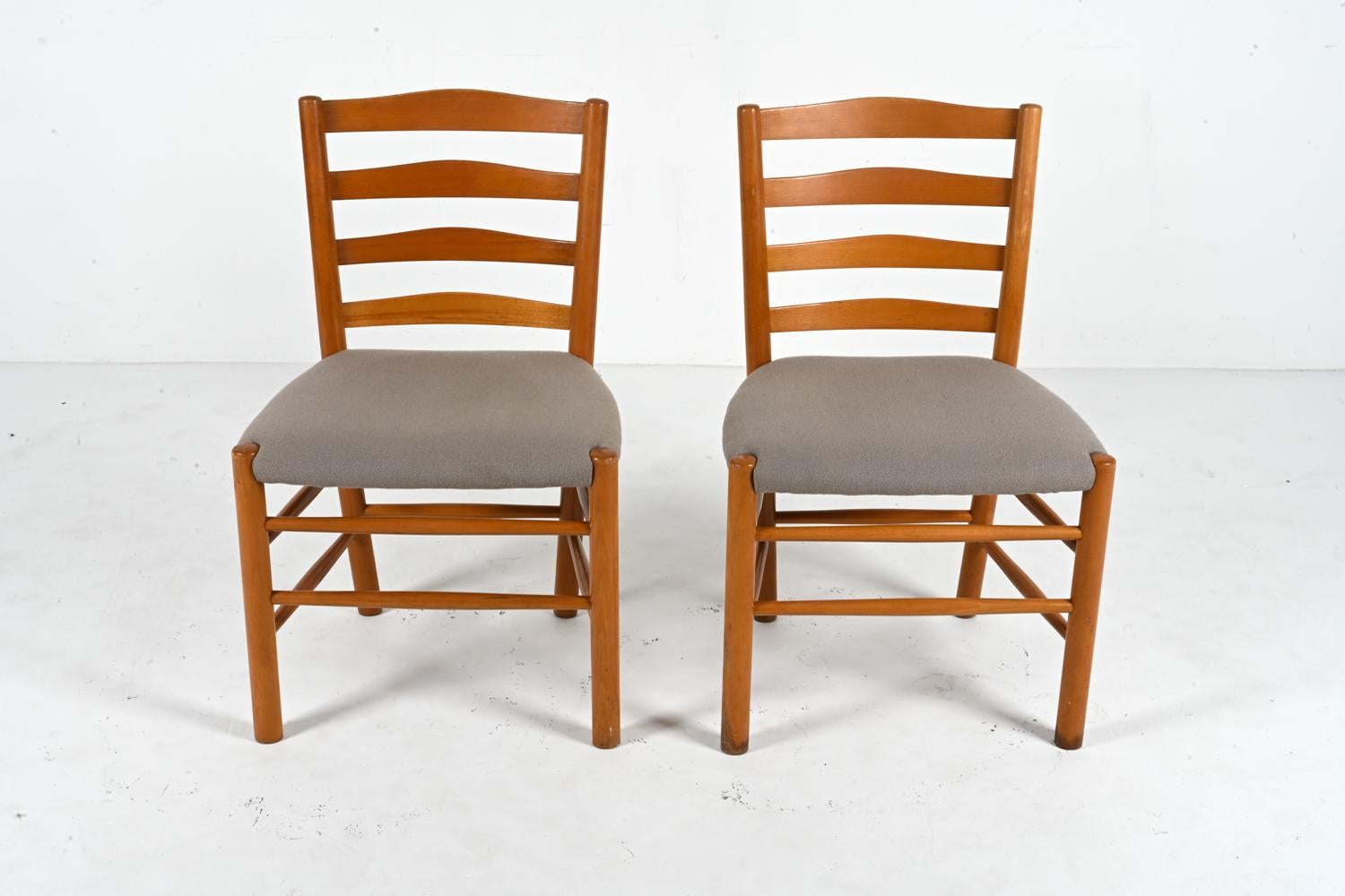 Set of 13 Kaare Klint Church Chairs for Fritz Hansen, Denmark, 1960s In Good Condition For Sale In Norwalk, CT