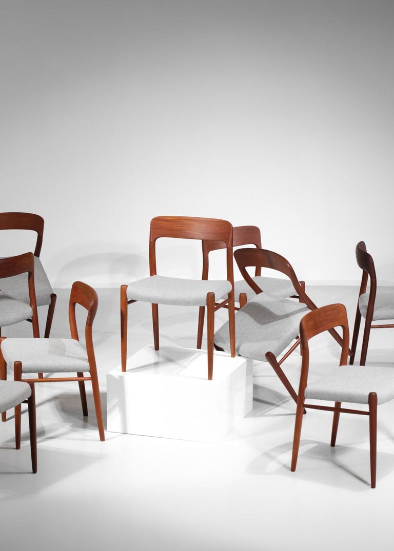 Mid-Century Modern Set of 13 Scandinavian Teak Chairs by Danish Designer Niels Otto Moller B17-E542 For Sale