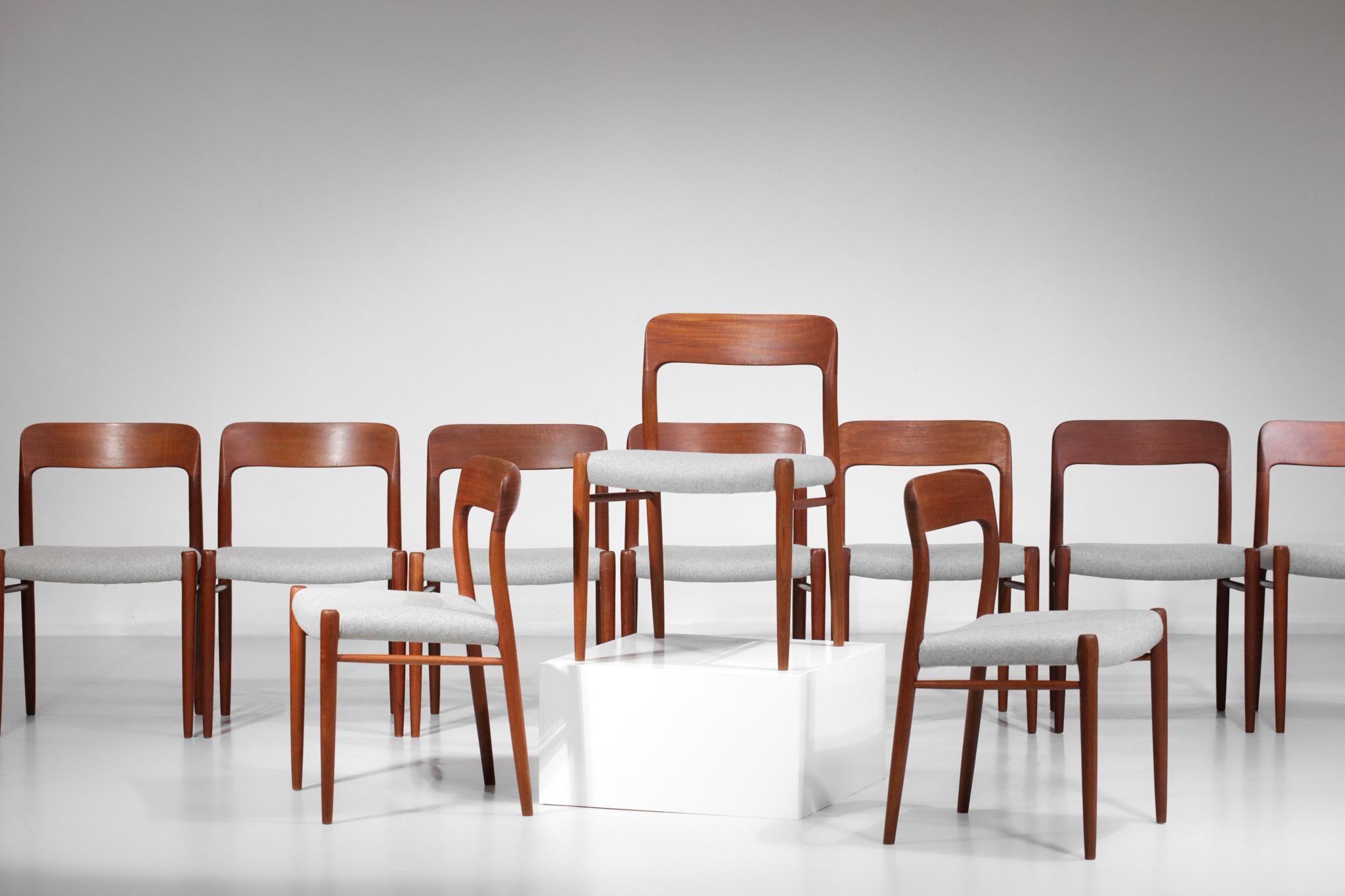 Mid-20th Century Set of 13 Scandinavian Teak Chairs by Danish Designer Niels Otto Moller B17-E542