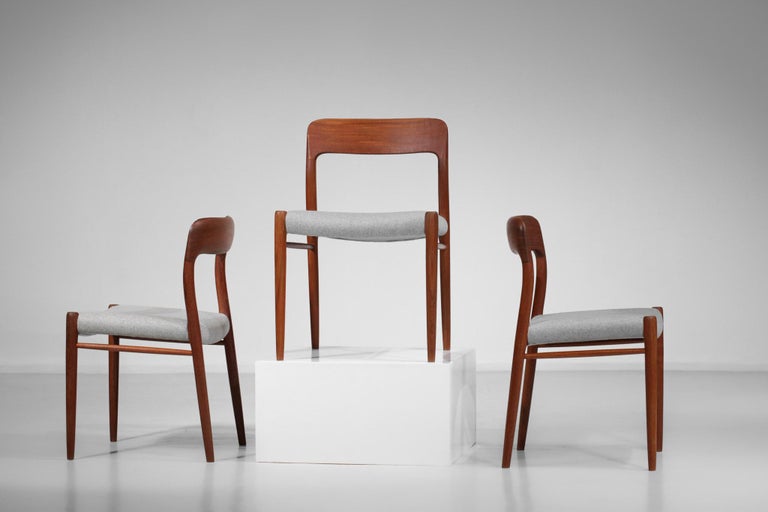 Set of 13 Scandinavian Teak Chairs by Danish Designer Niels Otto Moller B17-E542 For Sale 2