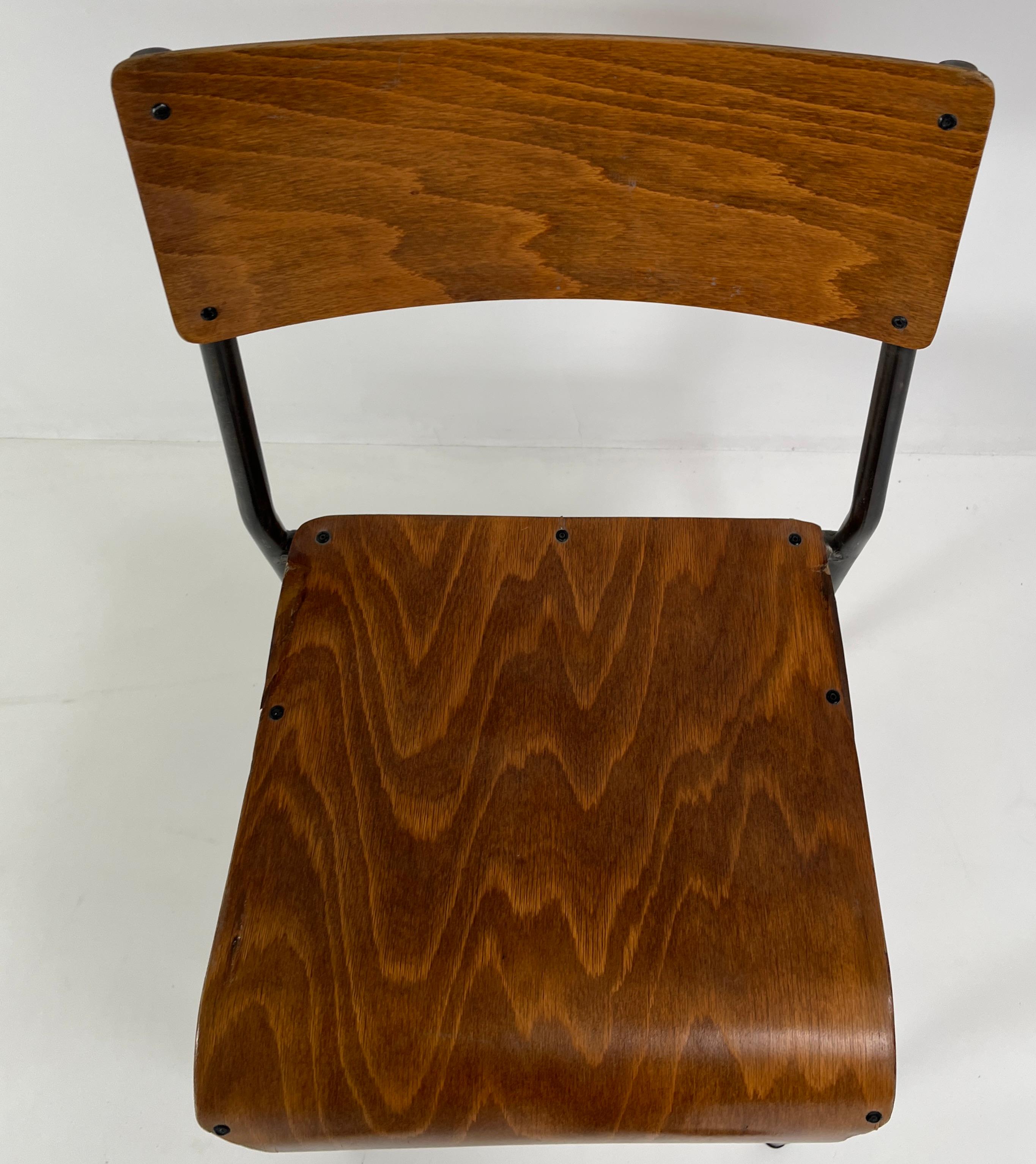 Set of 13 Vintage French School/Conference Chairs, circa 1960 en vente 4