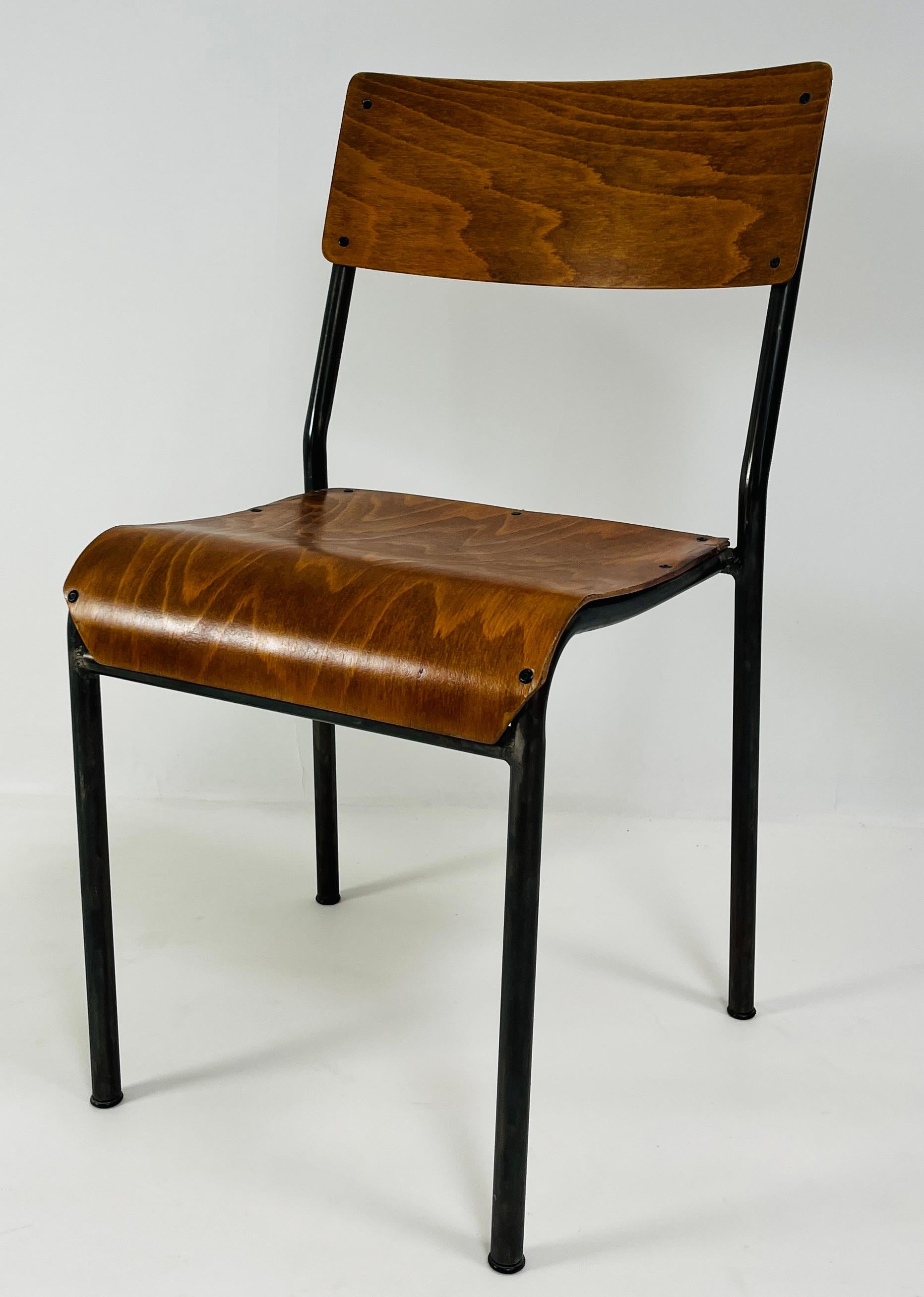 Mid-Century Modern Set of 13 Vintage French School/Conference Chairs, circa 1960 en vente