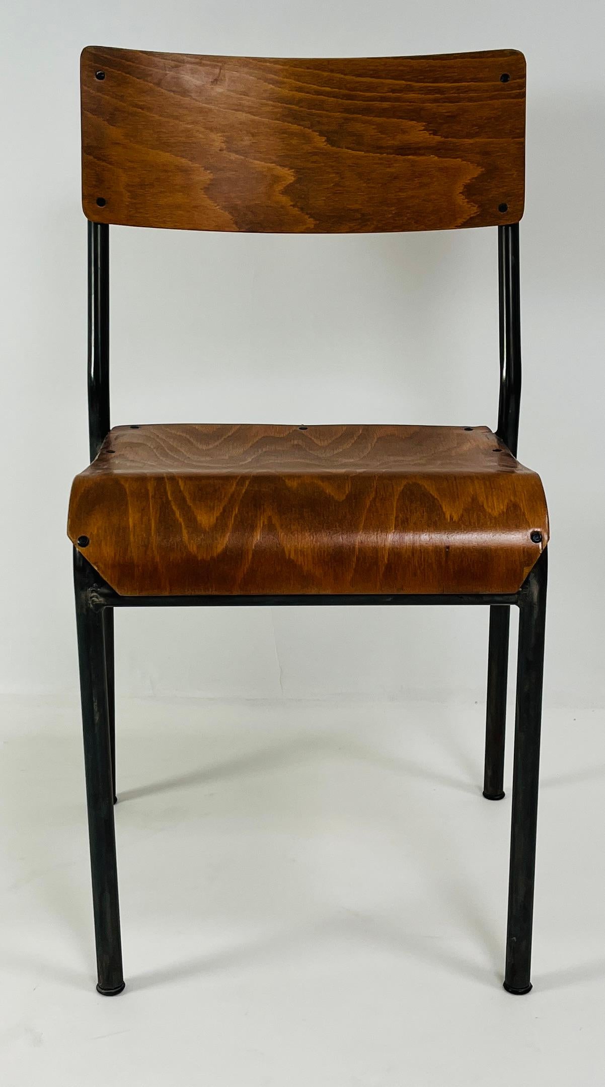 Français Set of 13 Vintage French School/Conference Chairs, circa 1960 en vente