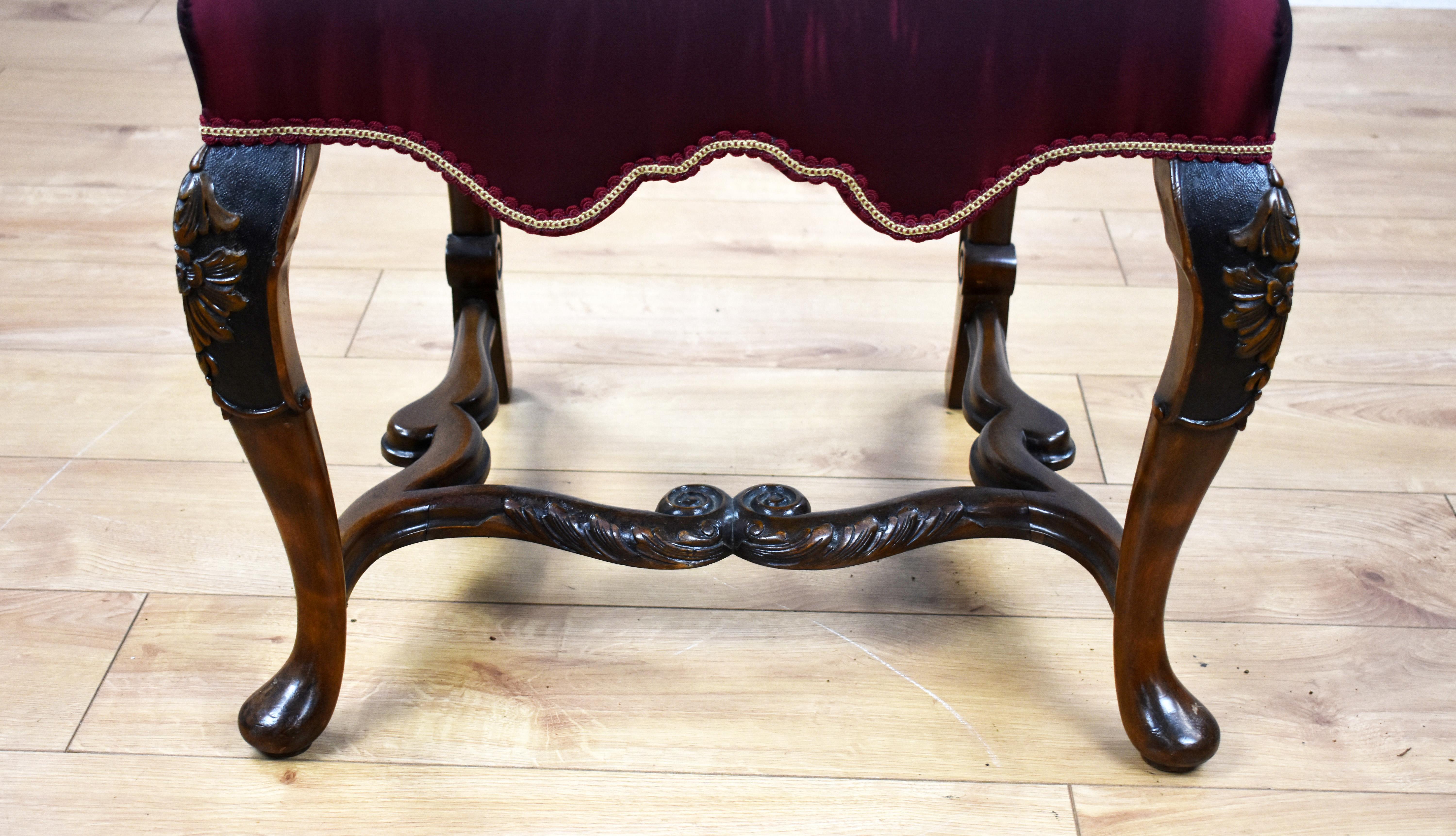 Ensemble de 14 chaises de salle à manger anglaises anciennes de style Queen Anne du 20ème siècle en vente 8