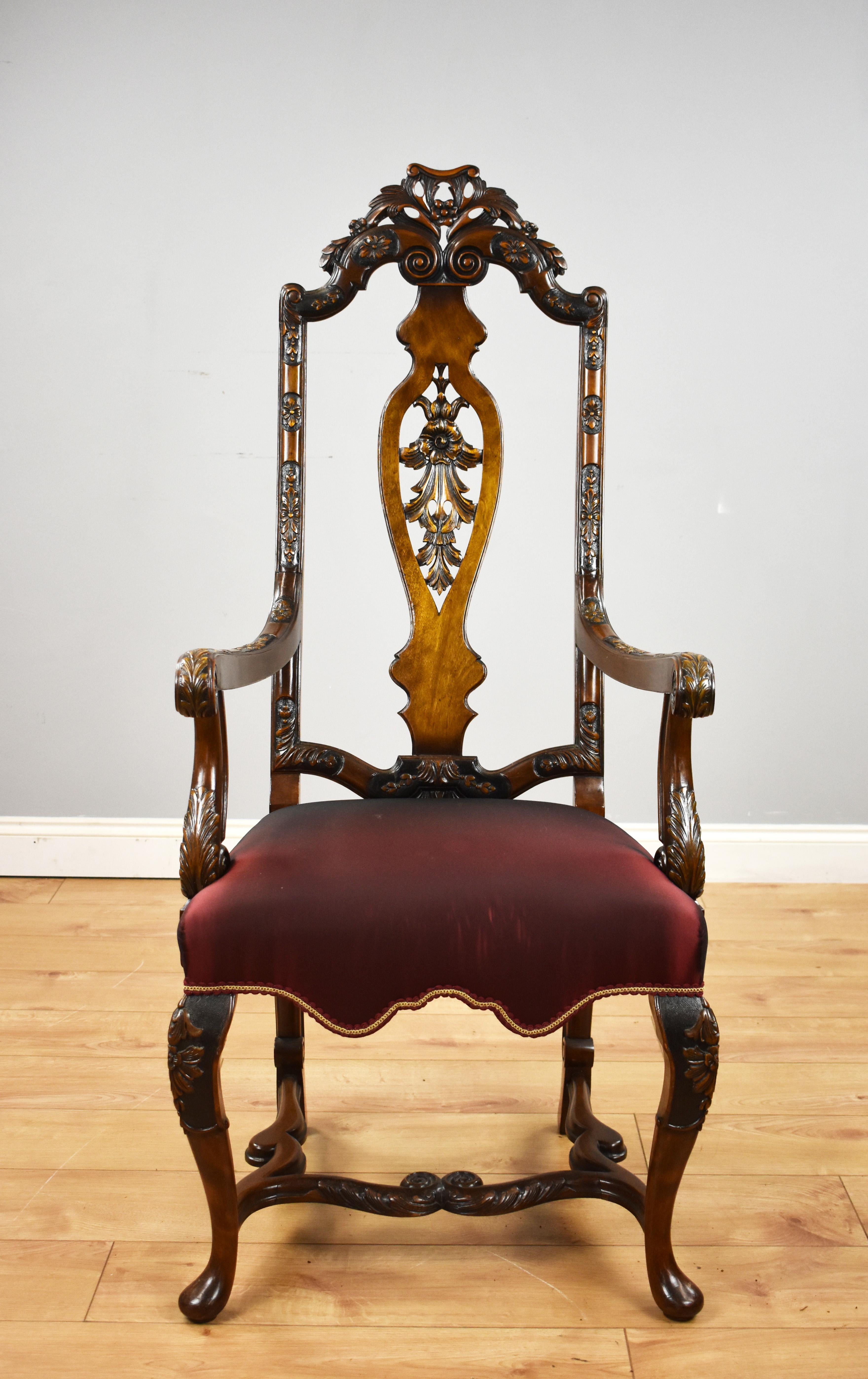 Set of 14 20th Century English Antique Queen Anne Style Dining Chairs In Good Condition For Sale In Chelmsford, Essex