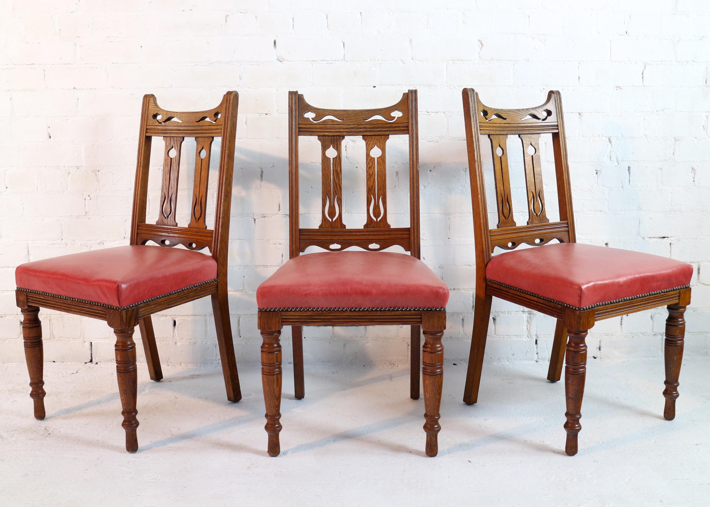 Set of 14 Antique English Victorian Arts & Crafts Oak & Leather Dining Chairs For Sale 8