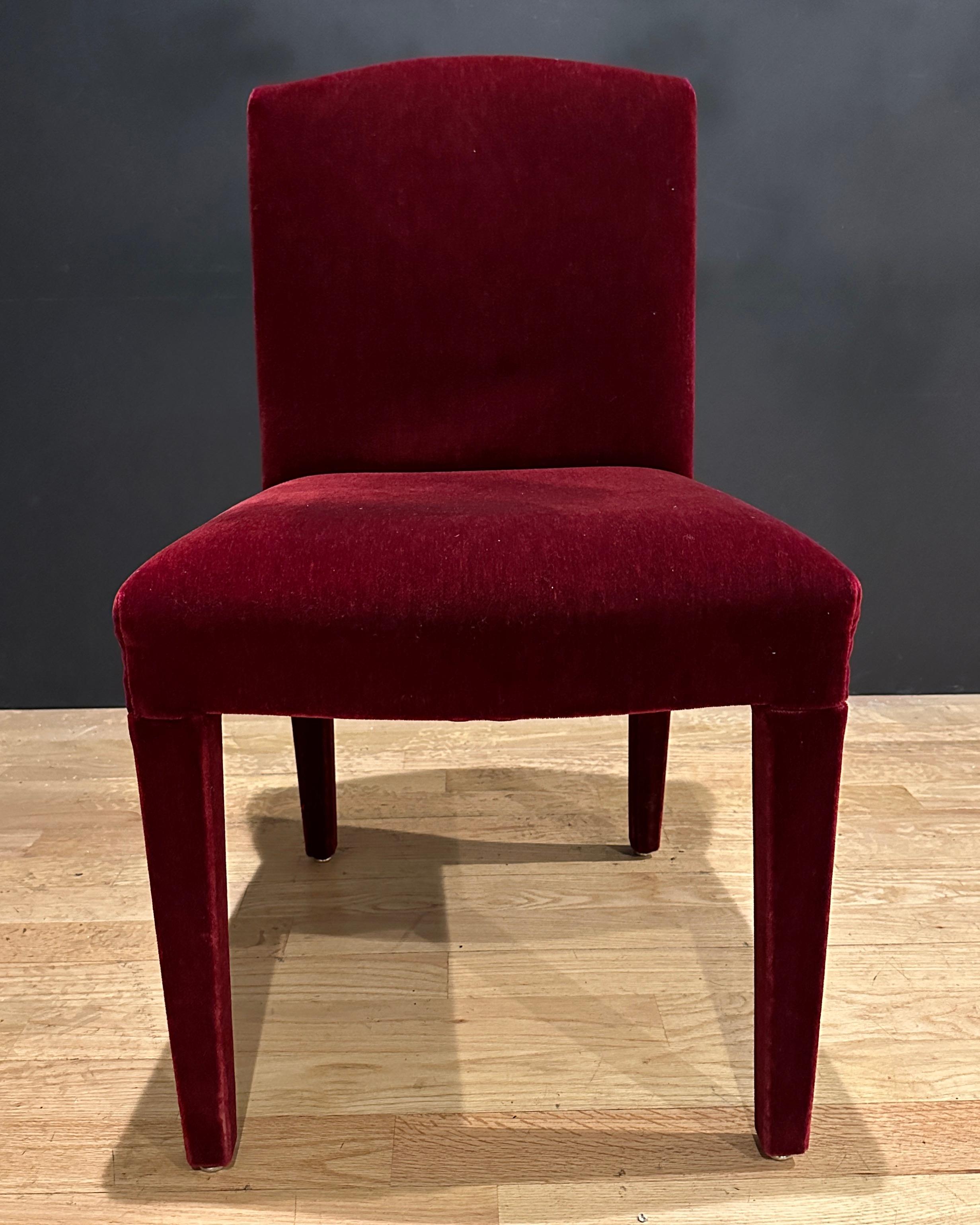 Set aus 14 burgunderroten Mohair-Esszimmerstühlen (Moderne) im Angebot