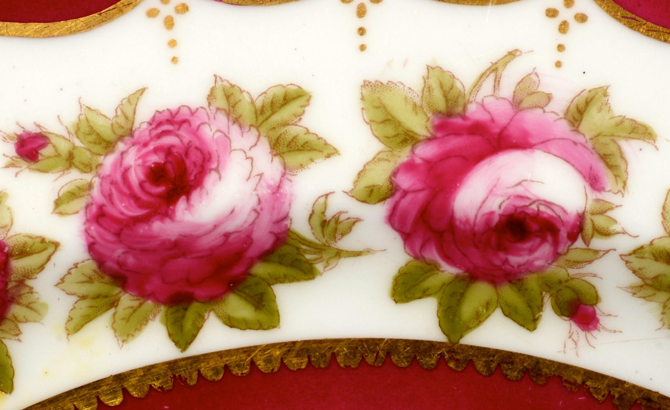 Porcelaine Ensemble de 14 assiettes plates Royal Cauldon Angleterre à motif de rose en vente
