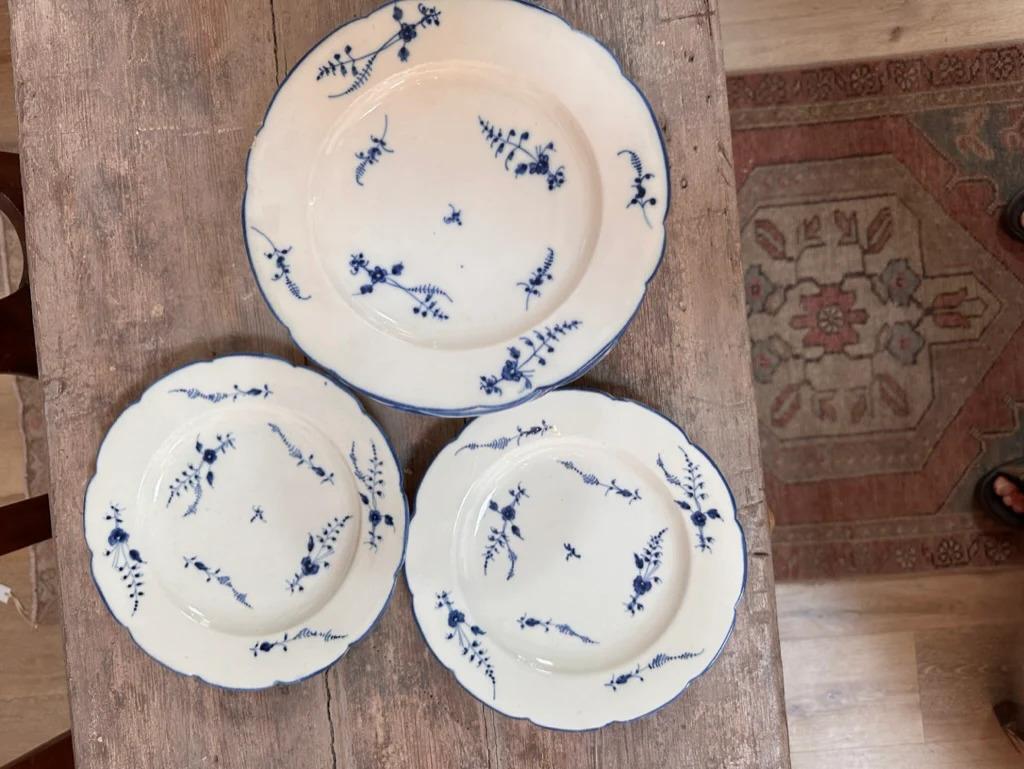 Set of 14 French 18th Century Porcelain Chantilly Blue Spring Plates For Sale 1