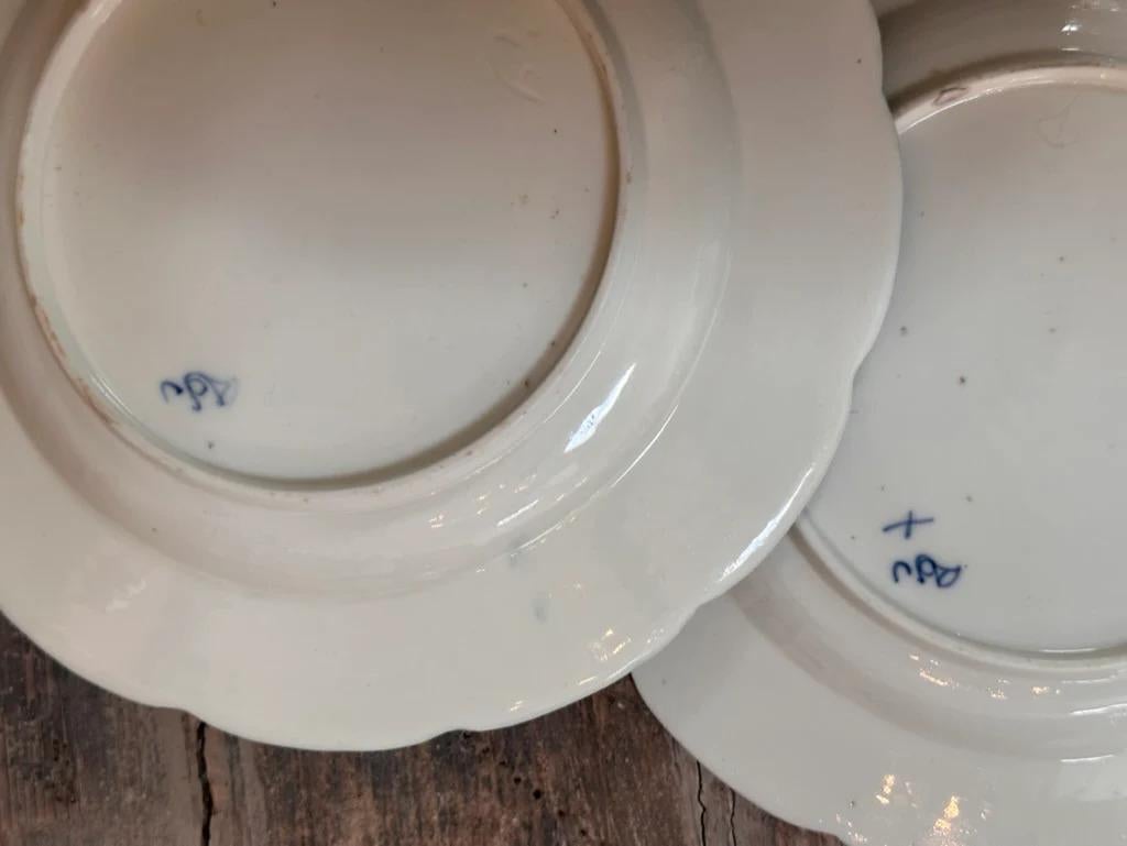 Set of 14 French 18th Century Porcelain Chantilly Blue Spring Plates For Sale 2
