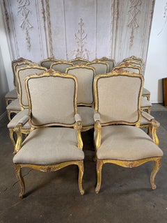 Satz von 14 französischen Stühlen im Louis XV-Stil mit Leinenpolsterung (Distressed Dining Chairs)