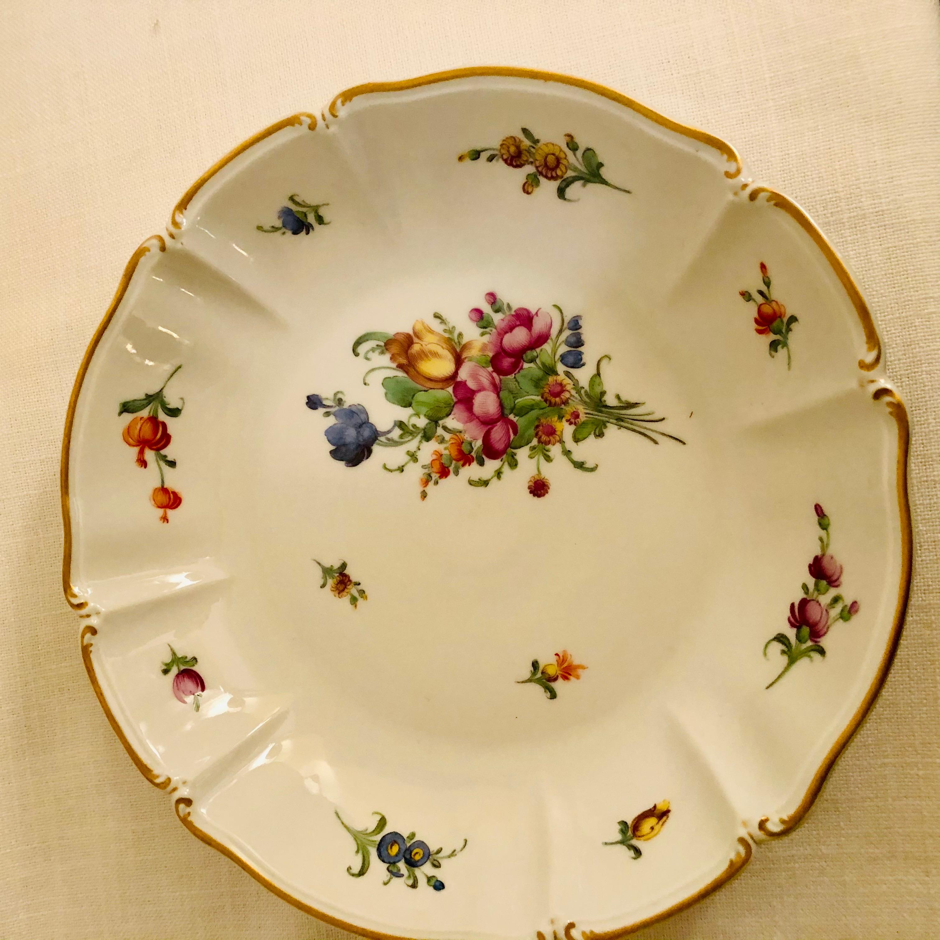 Dipinto a mano Set di 10 zuppiere Nymphenburg, ognuna dipinta con un diverso bouquet di fiori in vendita