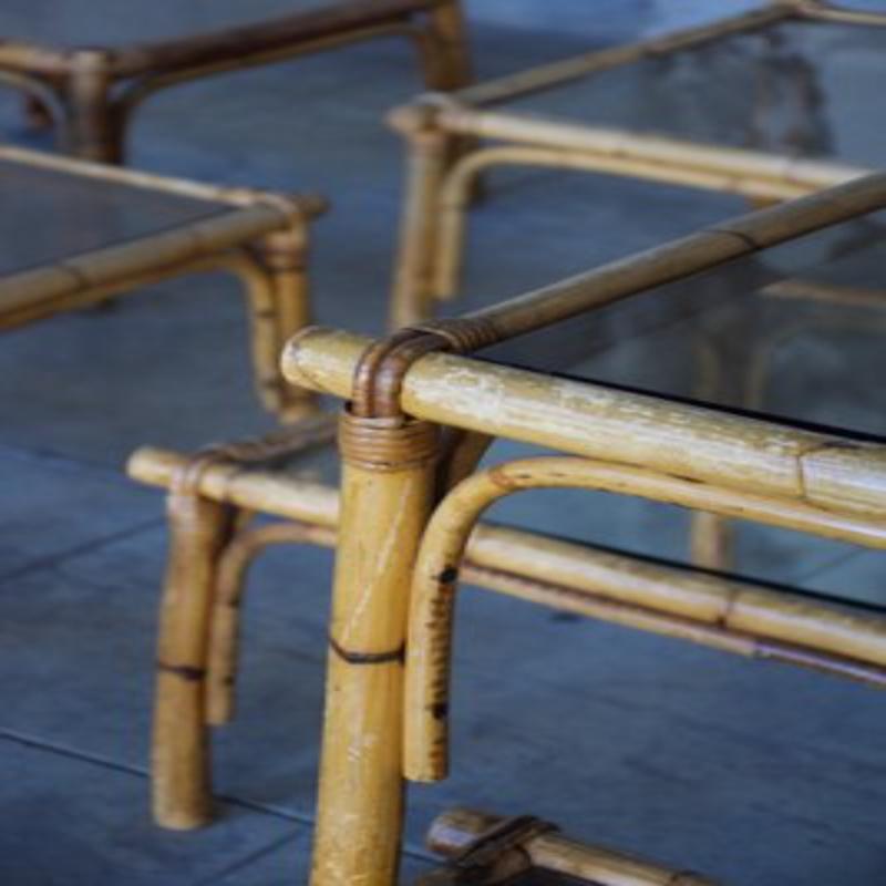 Ensemble de 14 tables basses en rotin, années 1950 en vente 3