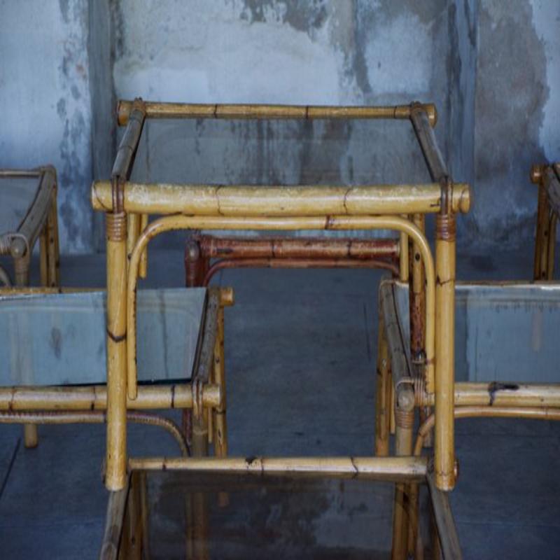 20ième siècle Ensemble de 14 tables basses en rotin, années 1950 en vente