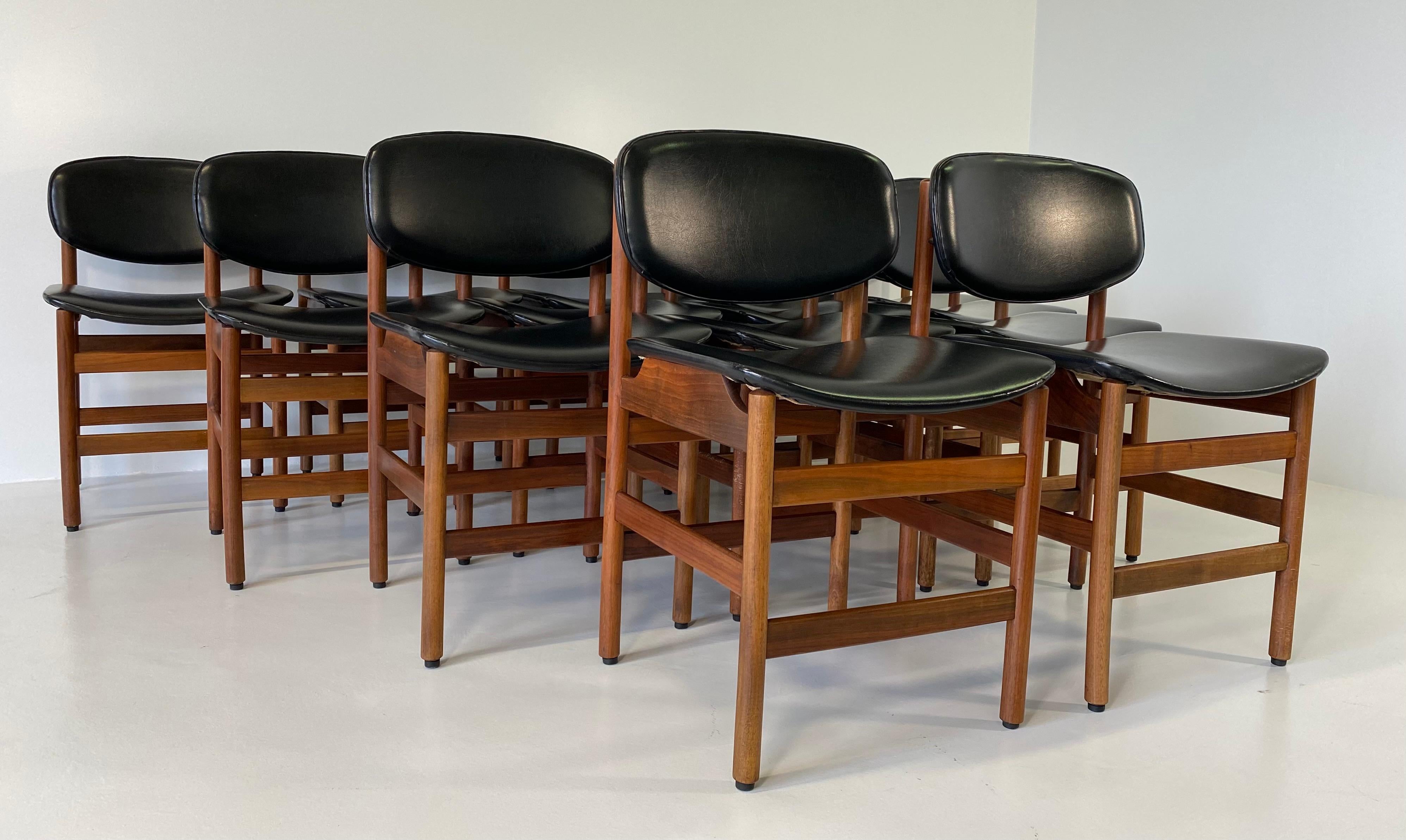 Set of 14 Teak Danish Dining Chairs, 1960s In Good Condition In Meda, MB