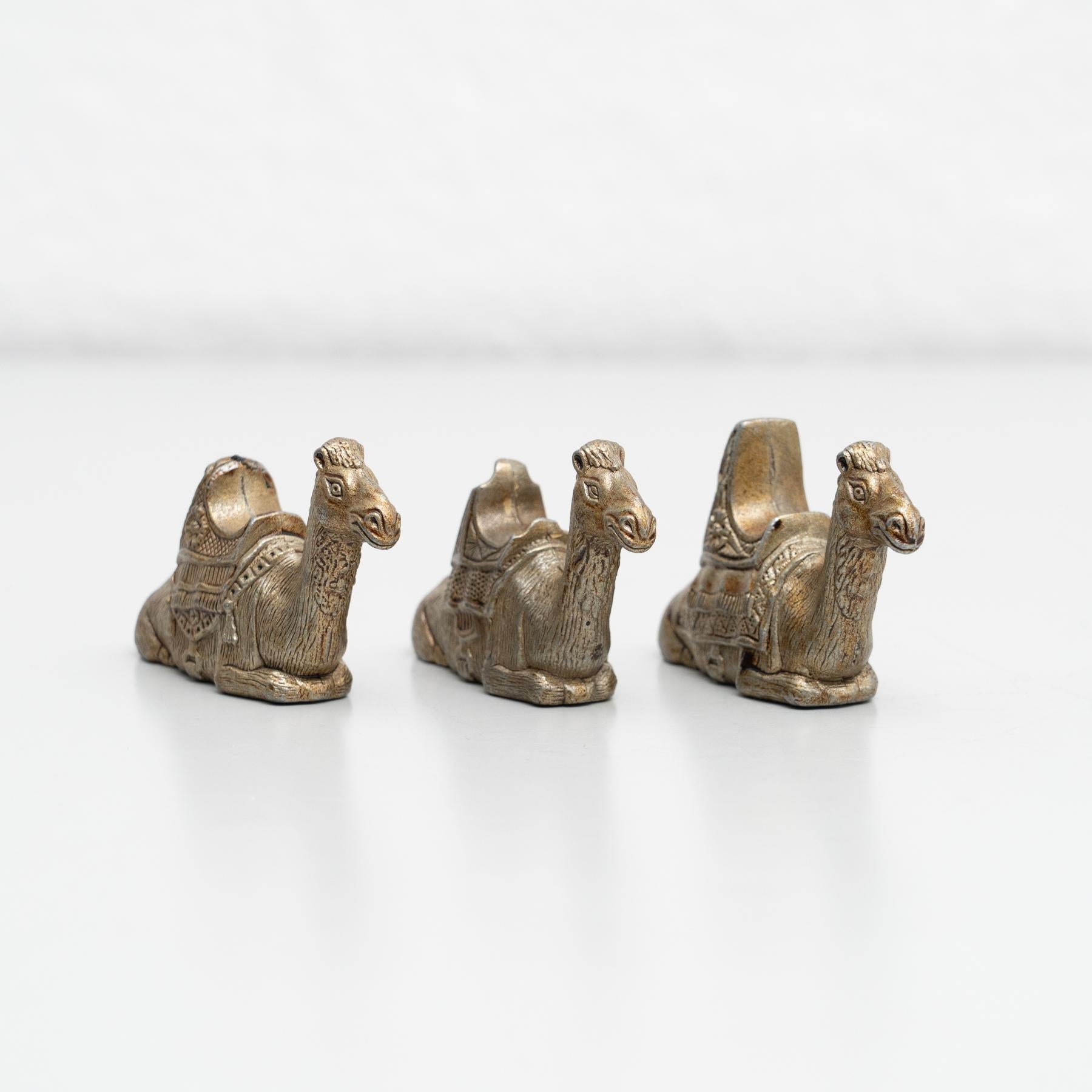 Métal Ensemble de 14 figurines de Noël traditionnelles espagnoles, vers 1950 en vente