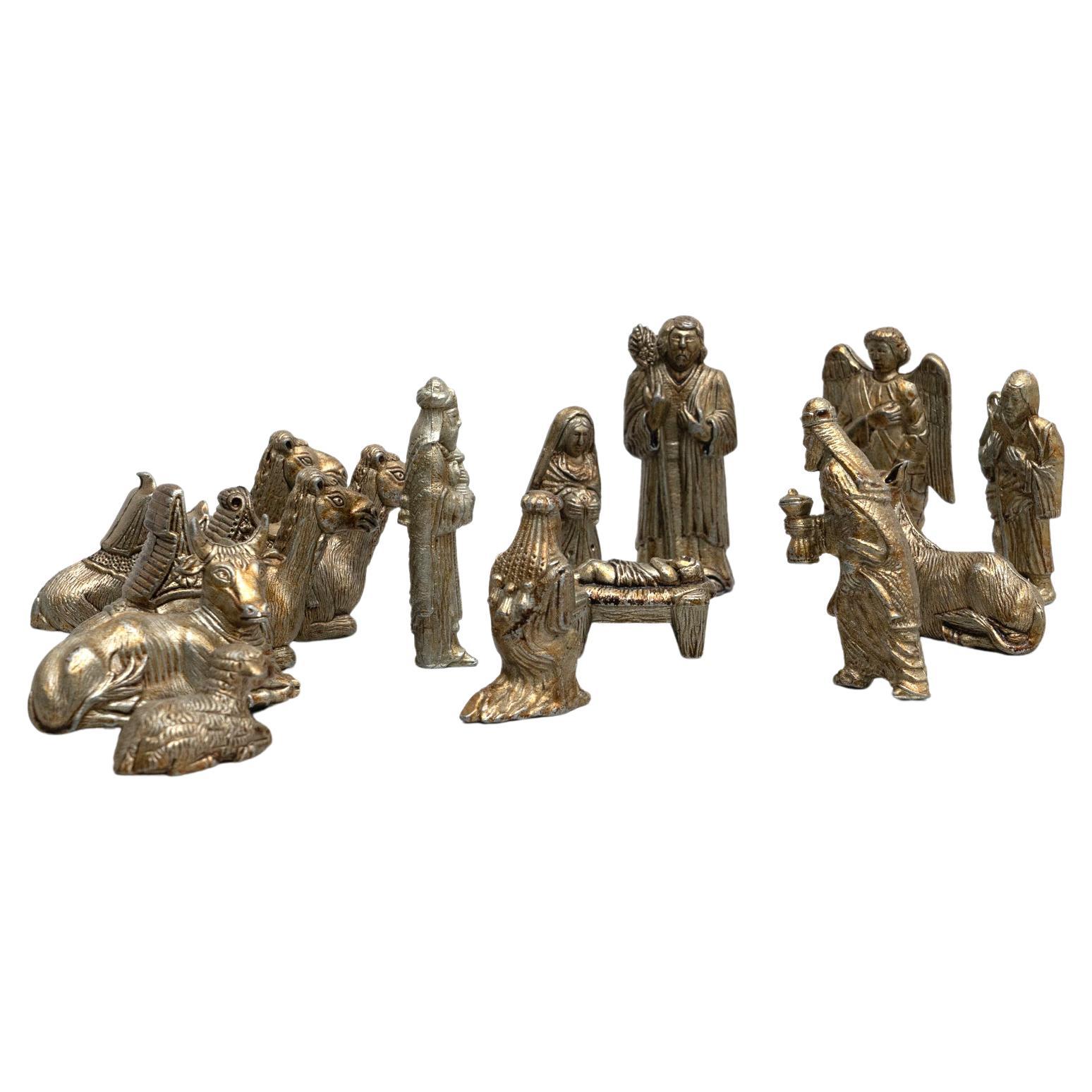 Ensemble de 14 figurines de Noël traditionnelles espagnoles, vers 1950