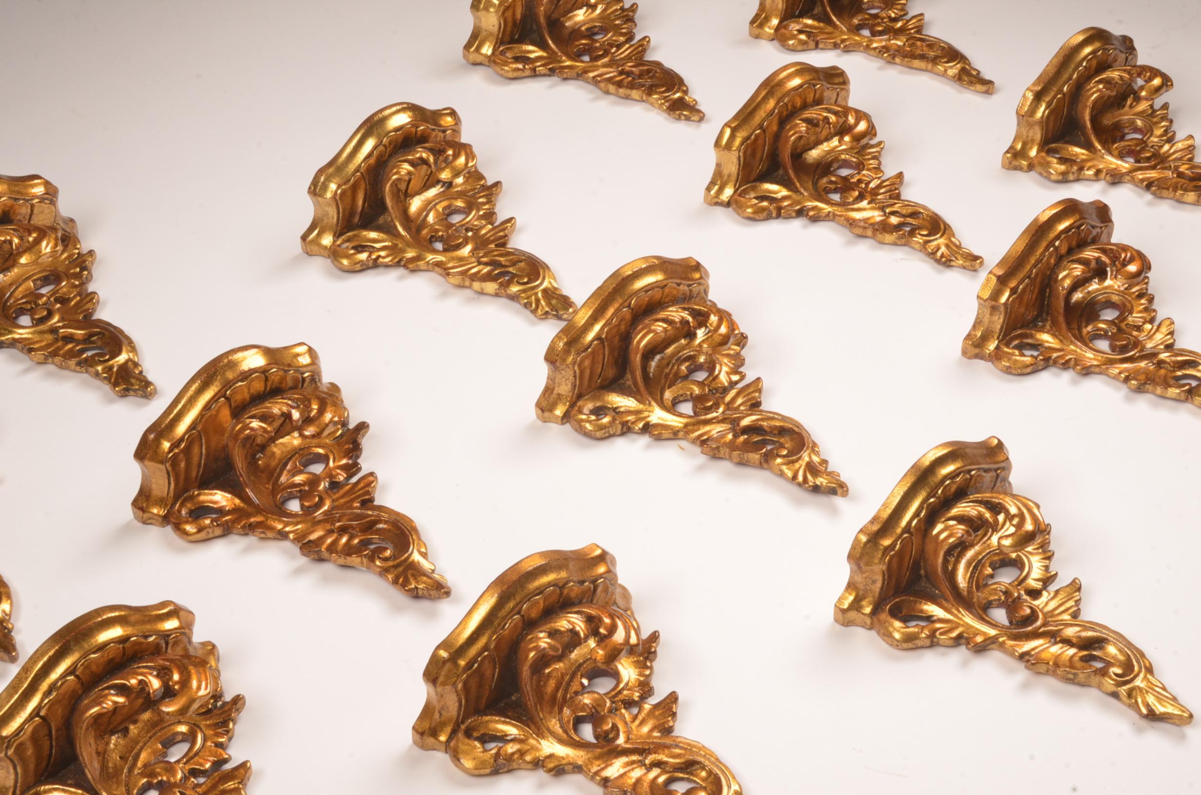 Set of 15 Hand Carved Giltwood Wall Brackets in French Rococo Style In Good Condition For Sale In Ulestraten, Limburg