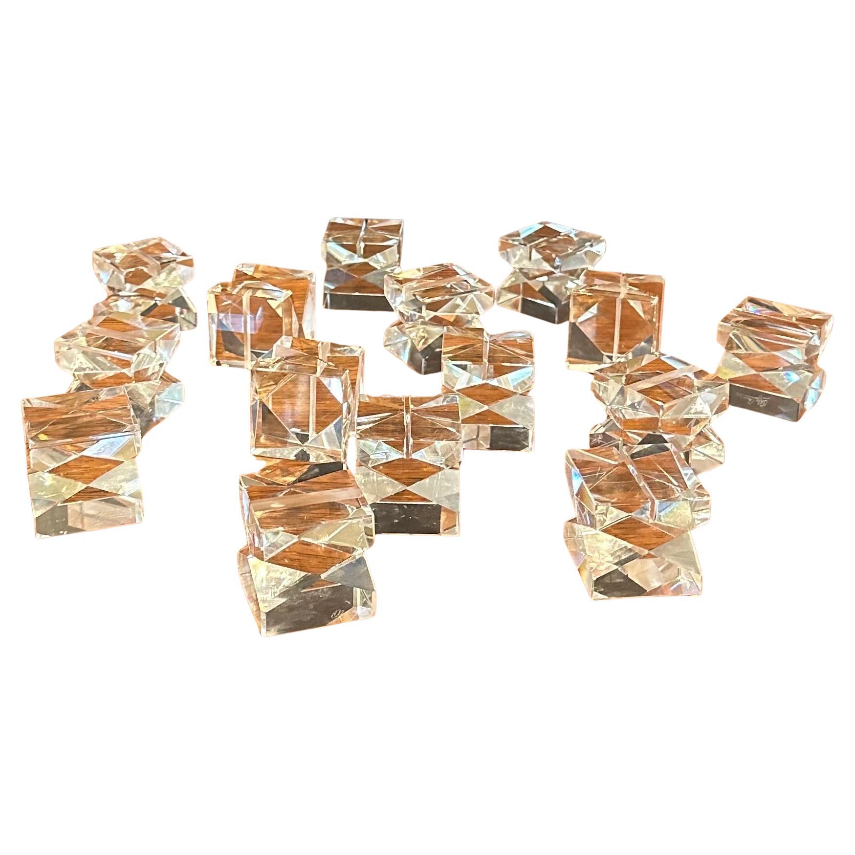 Juego de 15 Mantenedores de mesa de cristal Hollywood Regency de Oleg Cassini en venta