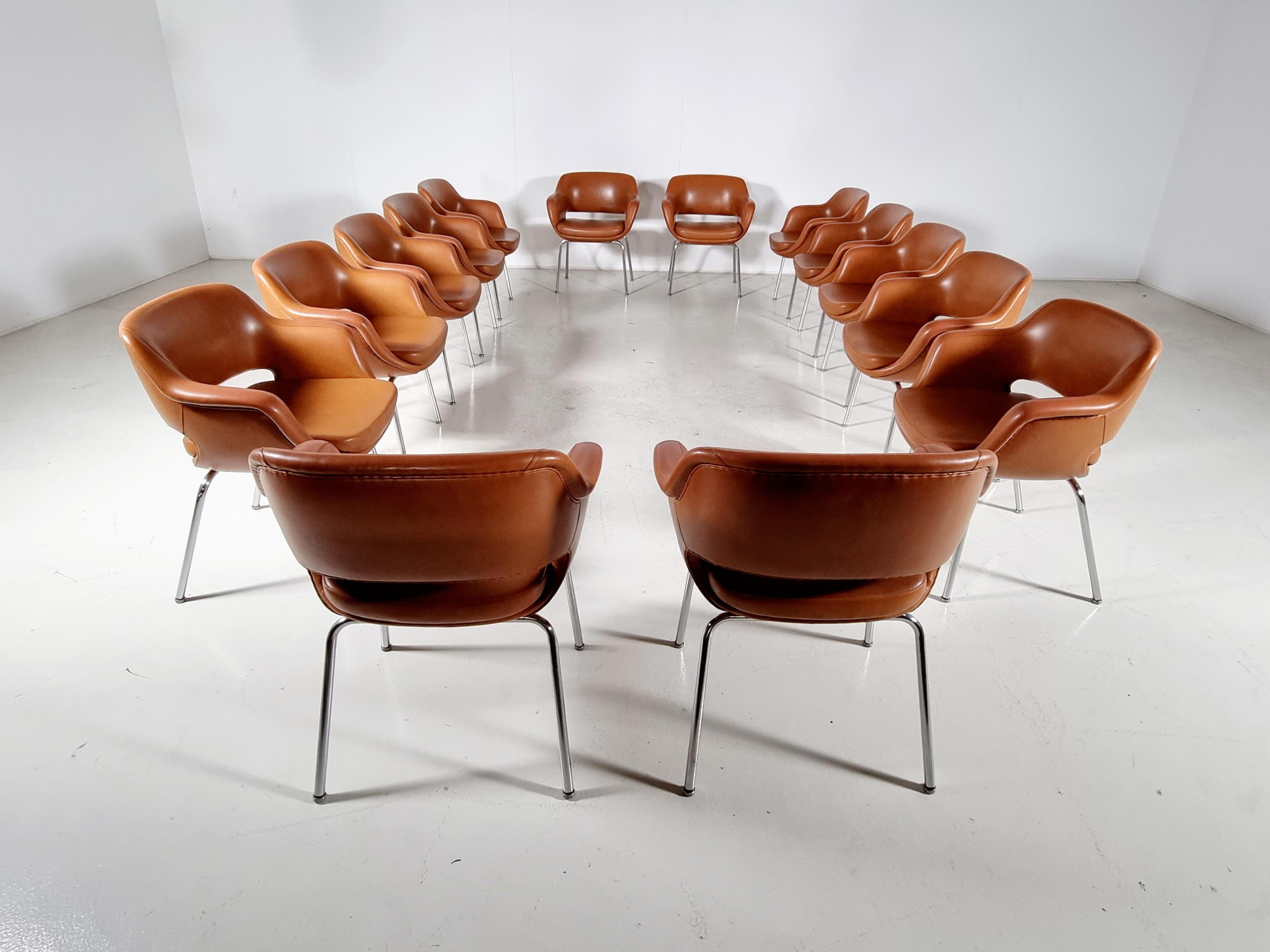 Mid-Century Modern Set of 15 Kilta 'Model 1106/3' Chairs by Olli Mannermaa for Cassina, 1960s