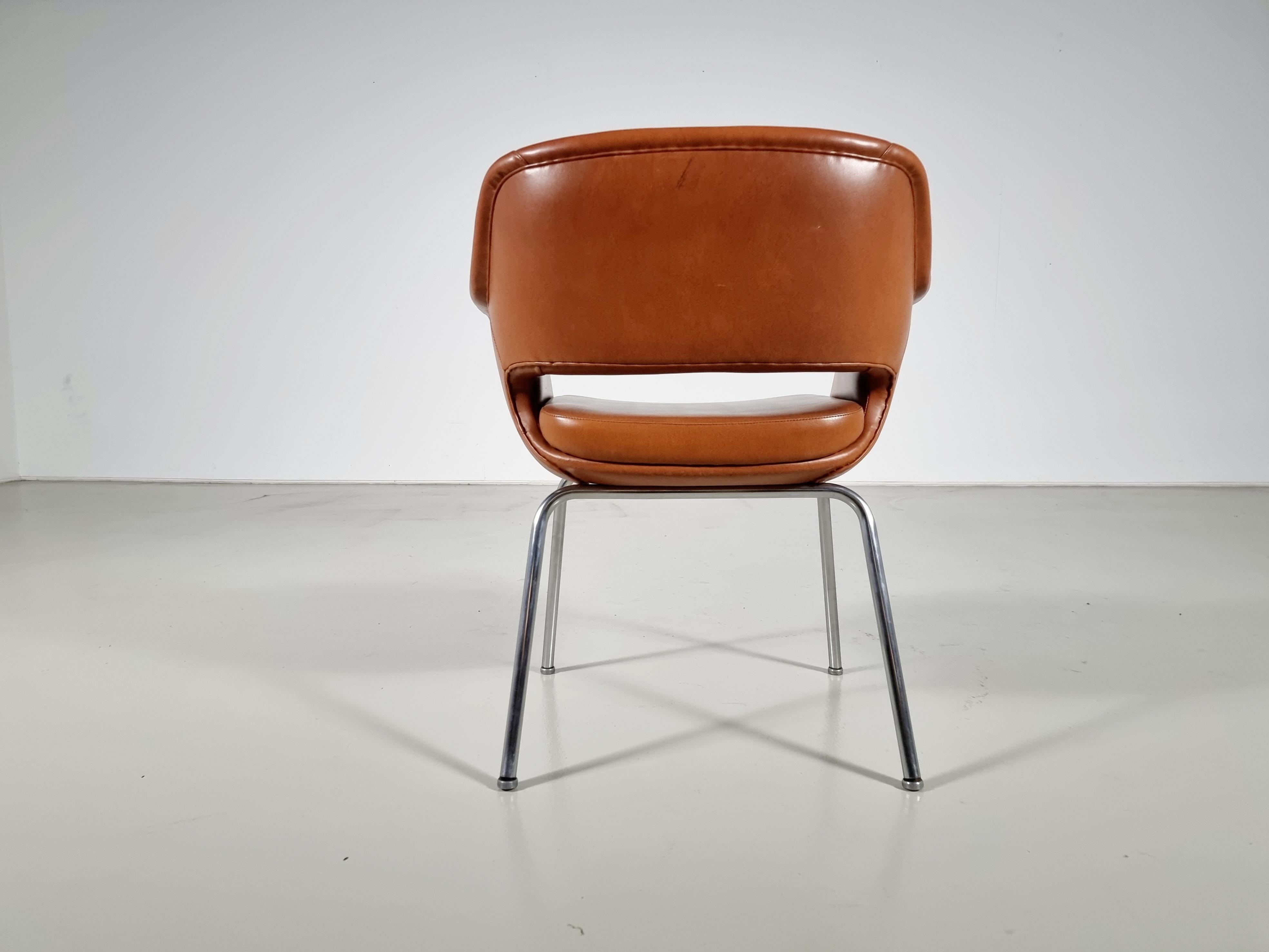 Mid-20th Century Set of 7 Kilta 'Model 1106/3' Chairs by Olli Mannermaa for Cassina, 1960s