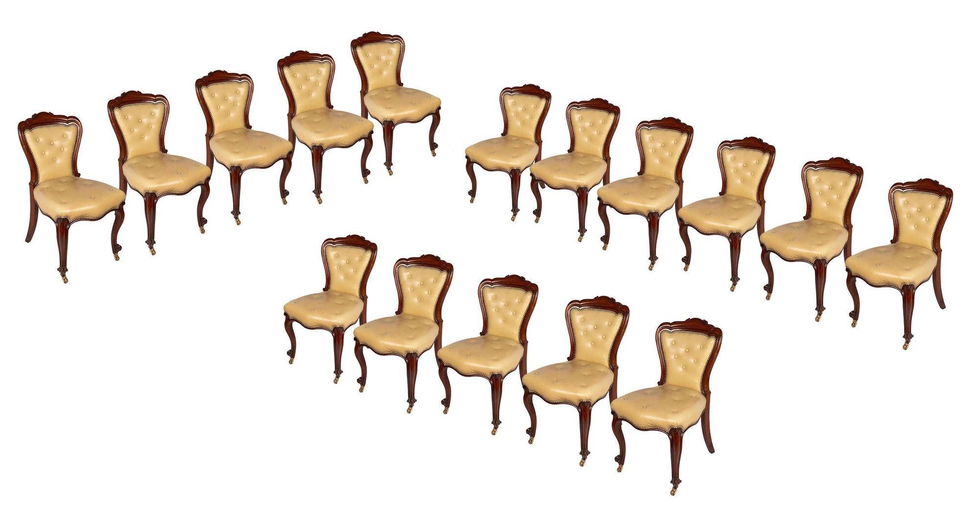 Ensemble de 16 chaises de salle à manger / salle de conférence en acajou du 19e siècle en vente 2
