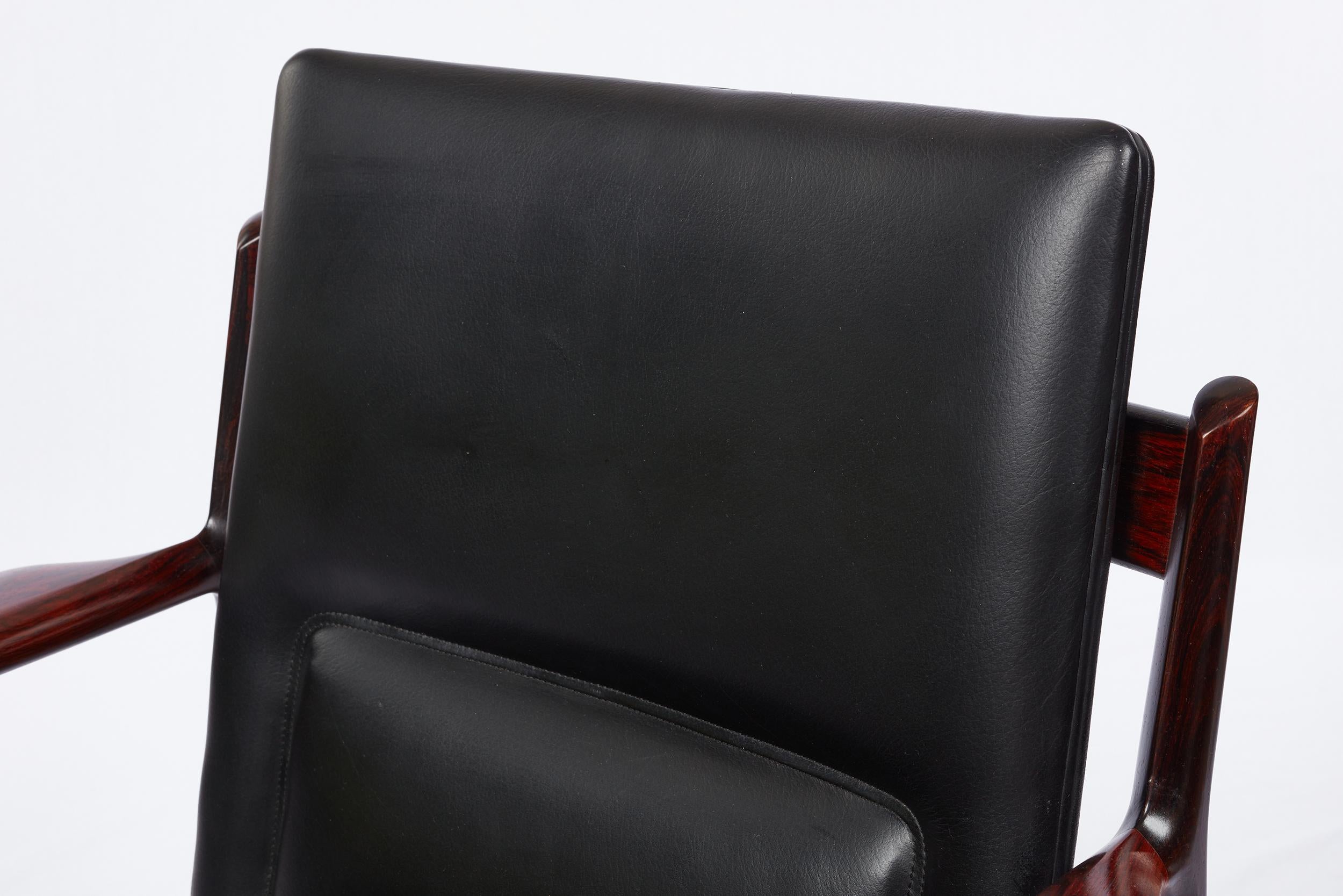 Set of 16 Arne Vodder Black Leather Armchairs For Sale 4