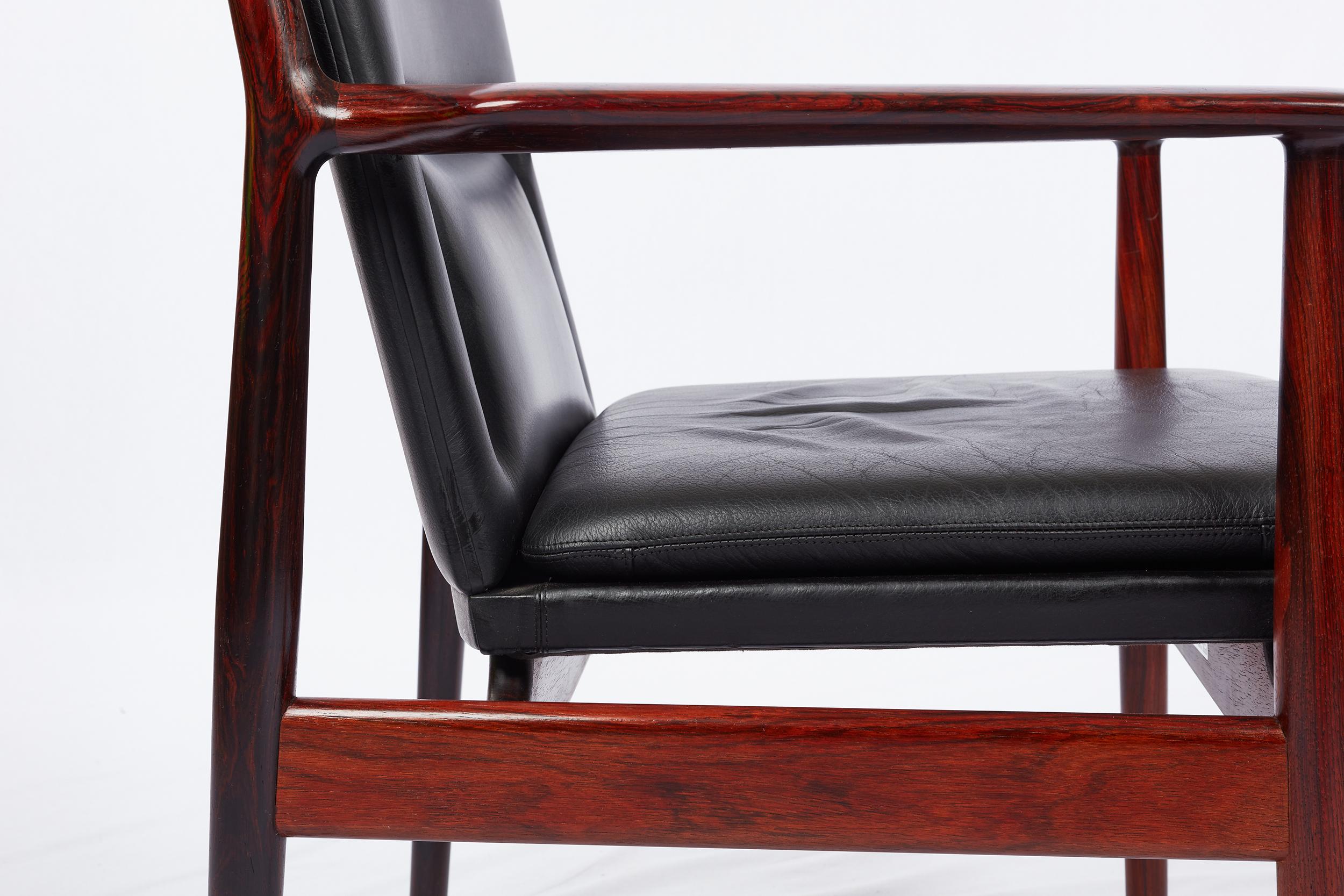 Set of 16 Arne Vodder Black Leather Armchairs For Sale 5