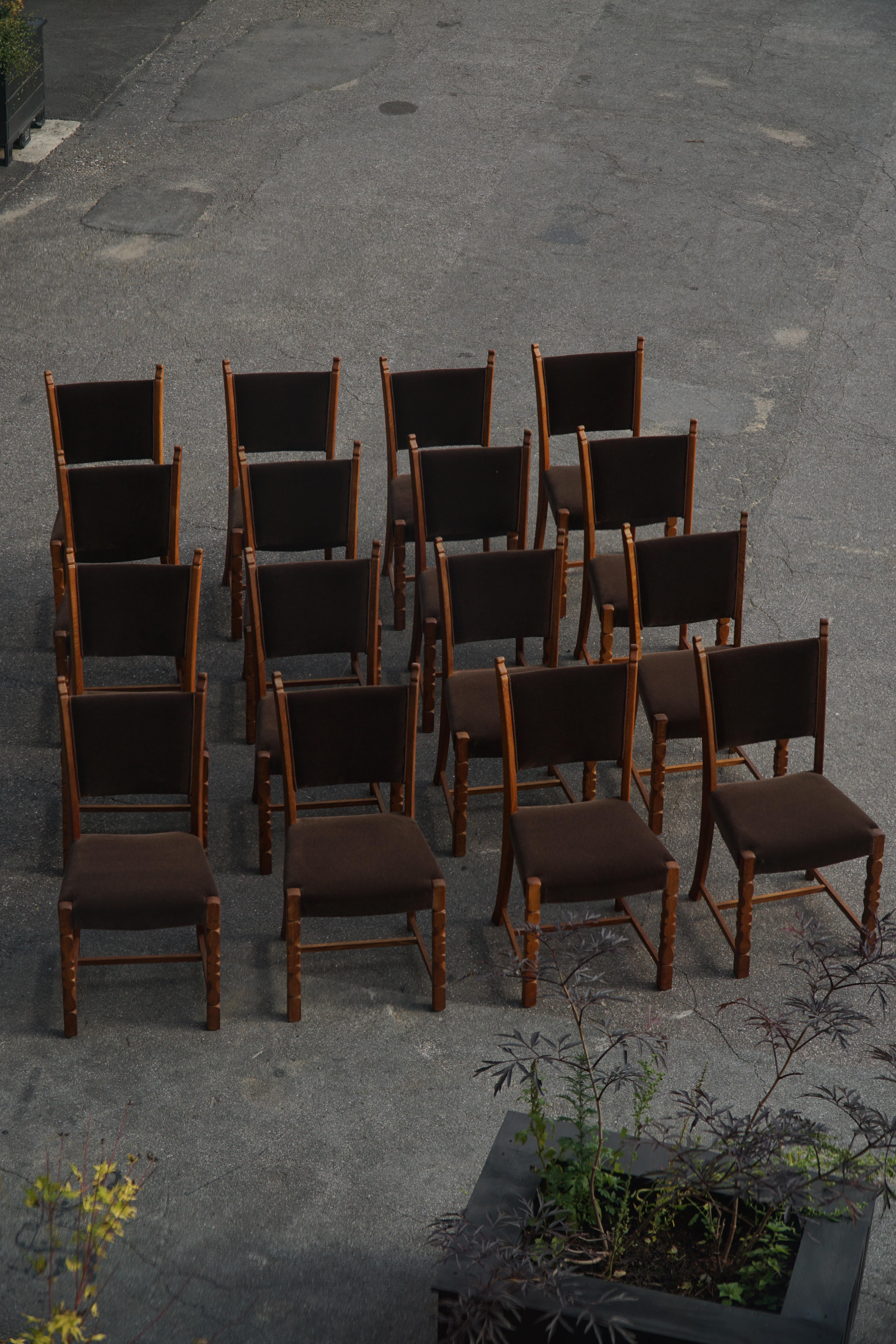 Set di 16 sedie da pranzo, Oak e Mohair, Henning Kjærnulf, Danimarca moderna, anni '50 in vendita 5