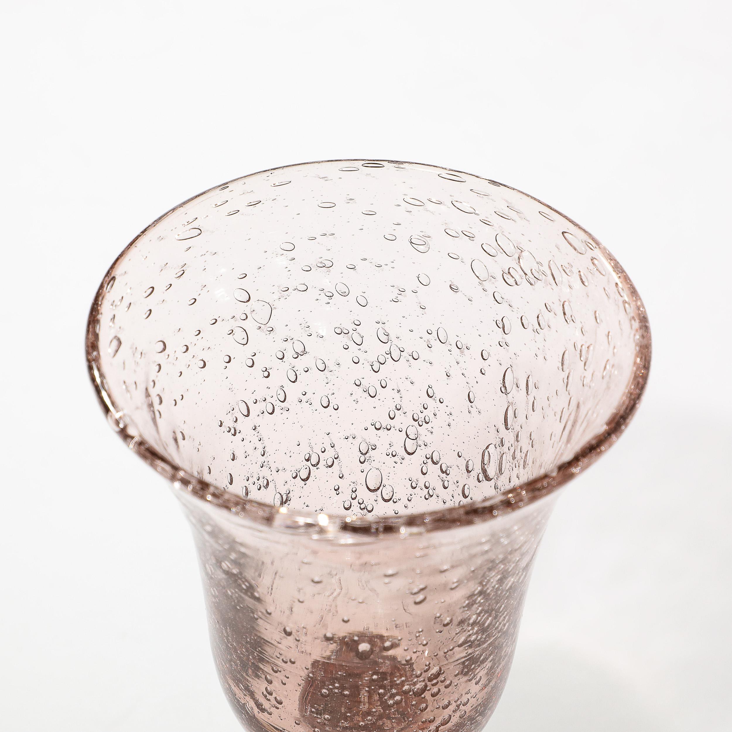 Mid-Century Modern Ensemble de 16 verres à suspension en améthyste fumée soufflée à la main par La Verrerie de Biot en vente