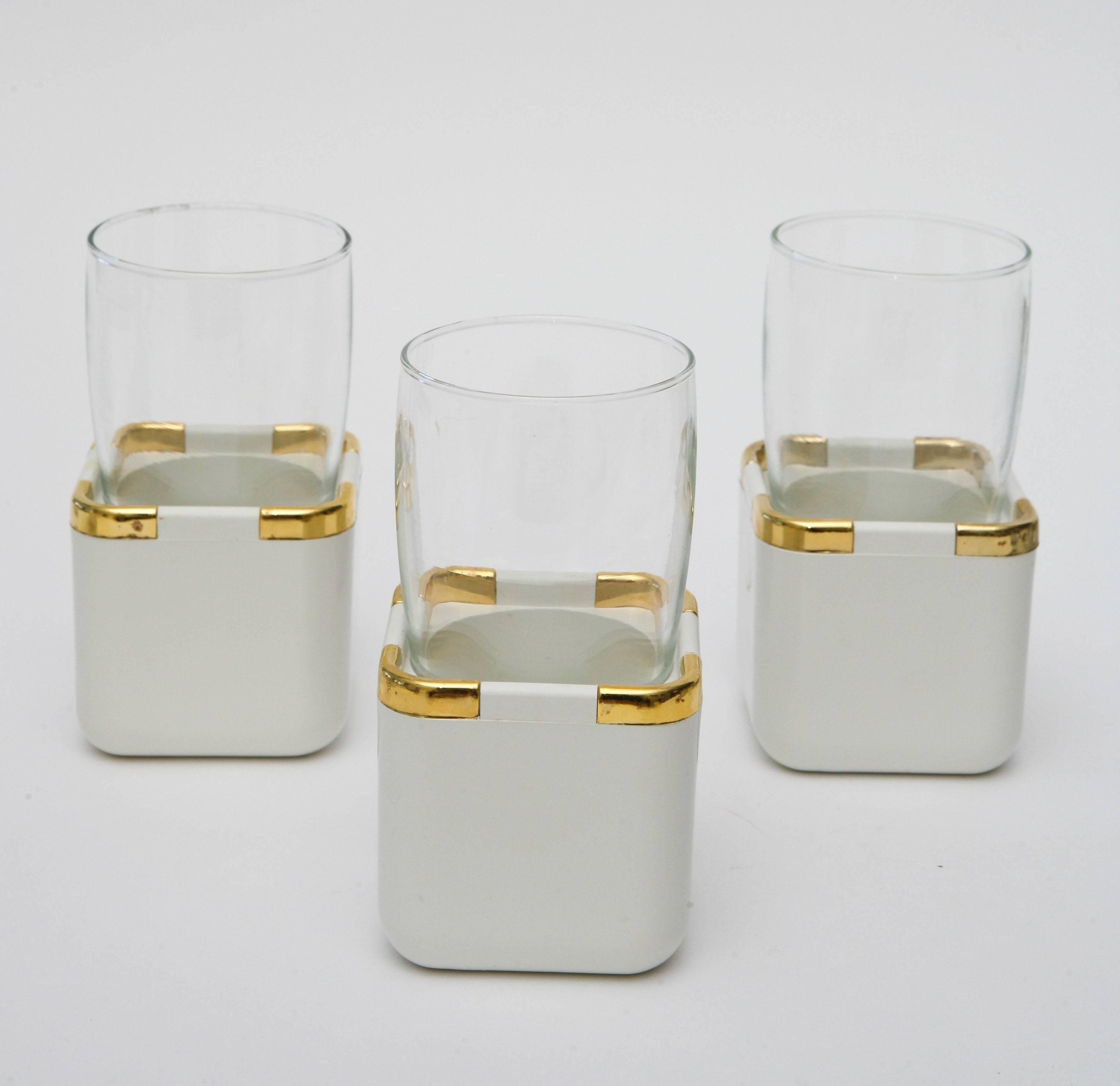 Set of 16 Resin, Glass and Gold-Plated Garden Drinking Glasses Barware In Good Condition In North Miami, FL