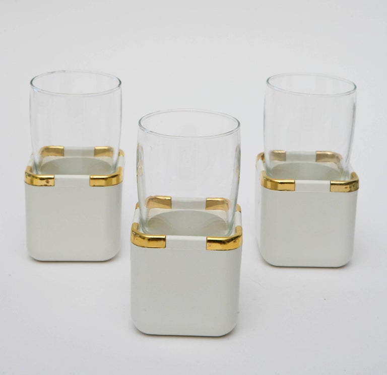 Set of 16 Resin, Glass and Gold-Plated Garden Drinking Glasses Barware In Good Condition For Sale In North Miami, FL