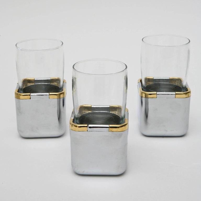 Late 20th Century Set of 16 Resin, Glass and Gold-Plated Garden Drinking Glasses Barware For Sale