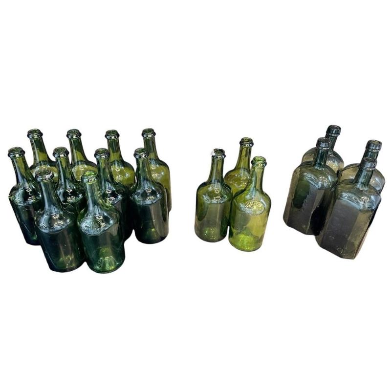 Set of 17 Bubbled Glass Water Bottles, France, 1925 For Sale 6