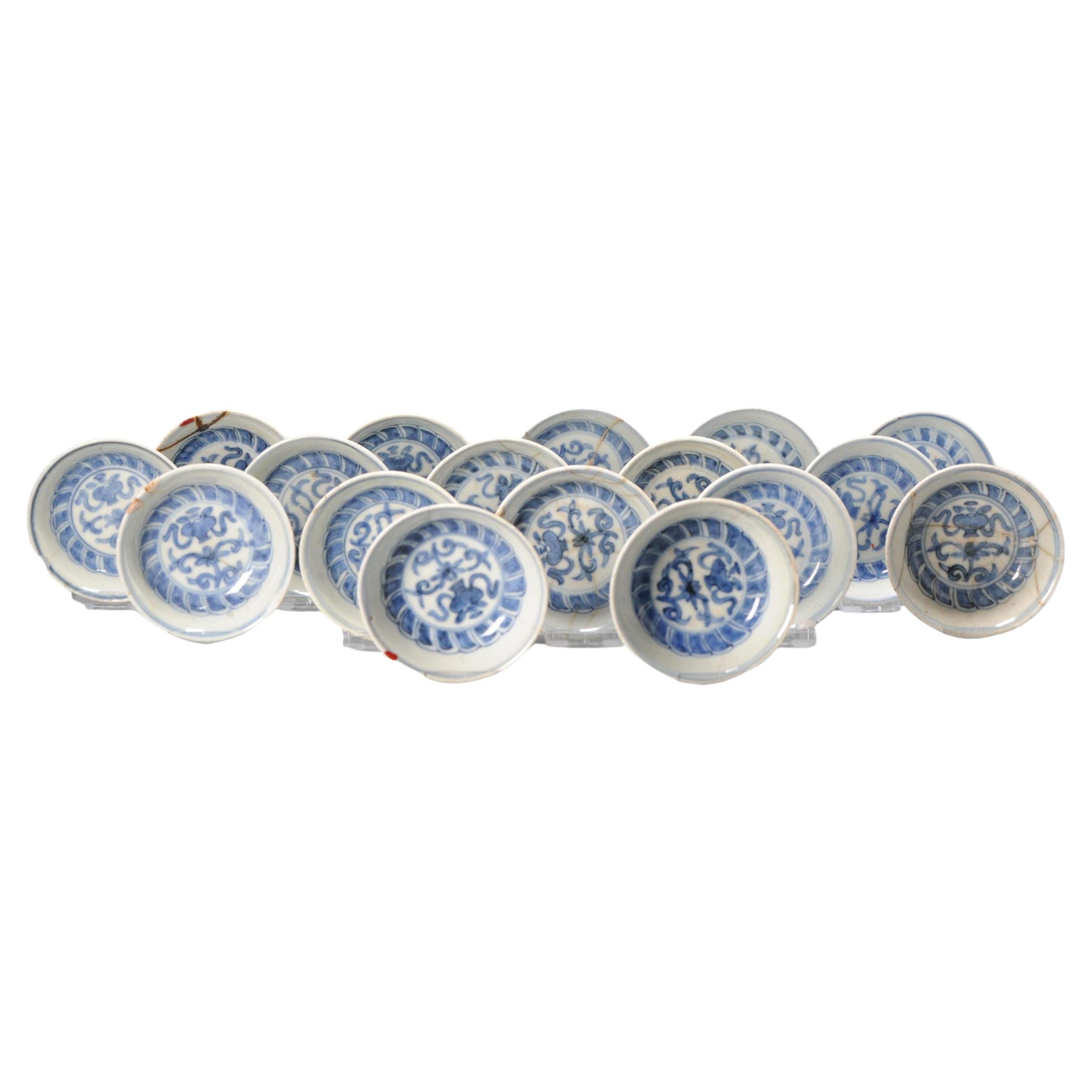 Set of 17 Large Antique Kosometsuke Chinese Ming Dynasty Plates, 17th Century For Sale