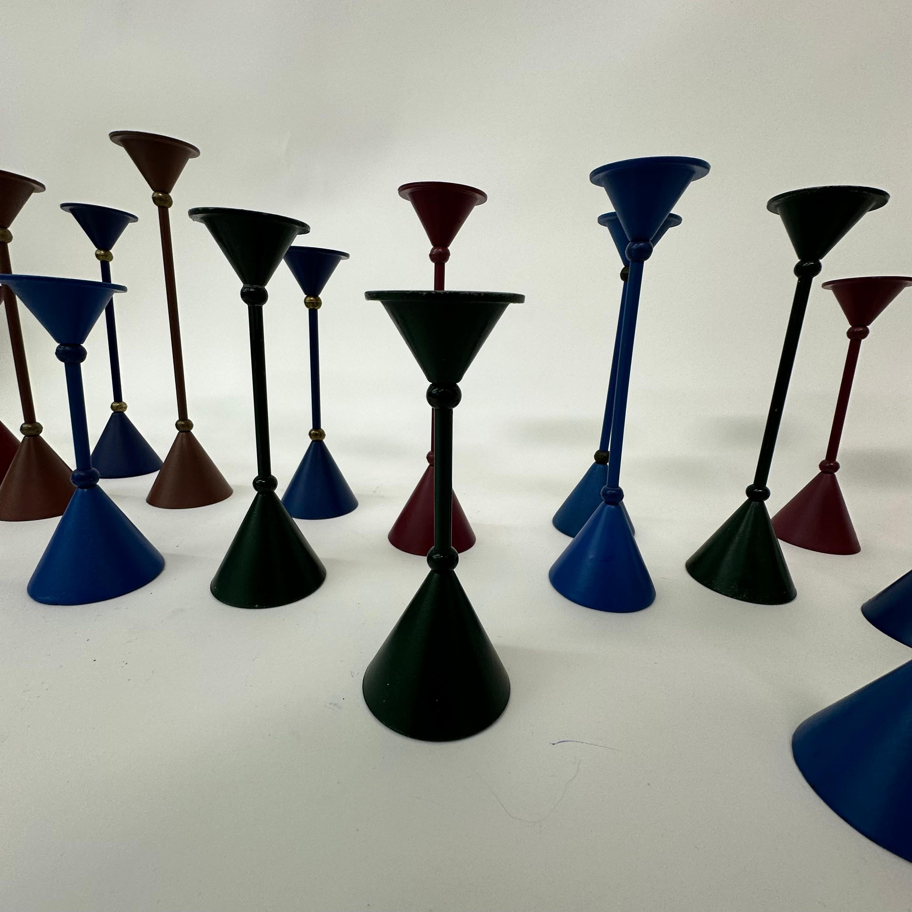 Set of 17 Memphis style Post modern candle stick , 1980’s In Good Condition For Sale In Delft, NL