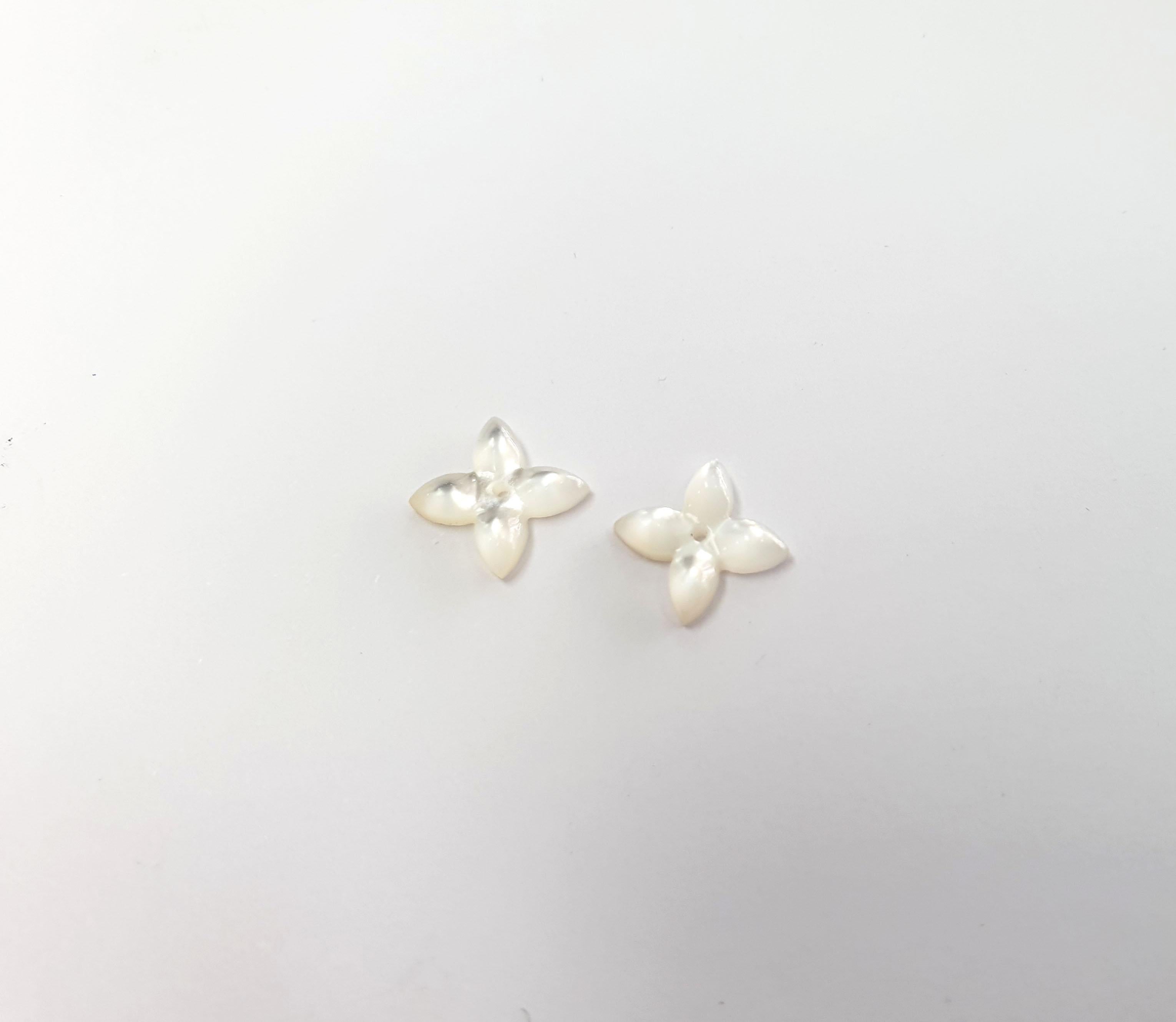 Cabochon Set of 1.70 Carat Mother of Pearl For Sale
