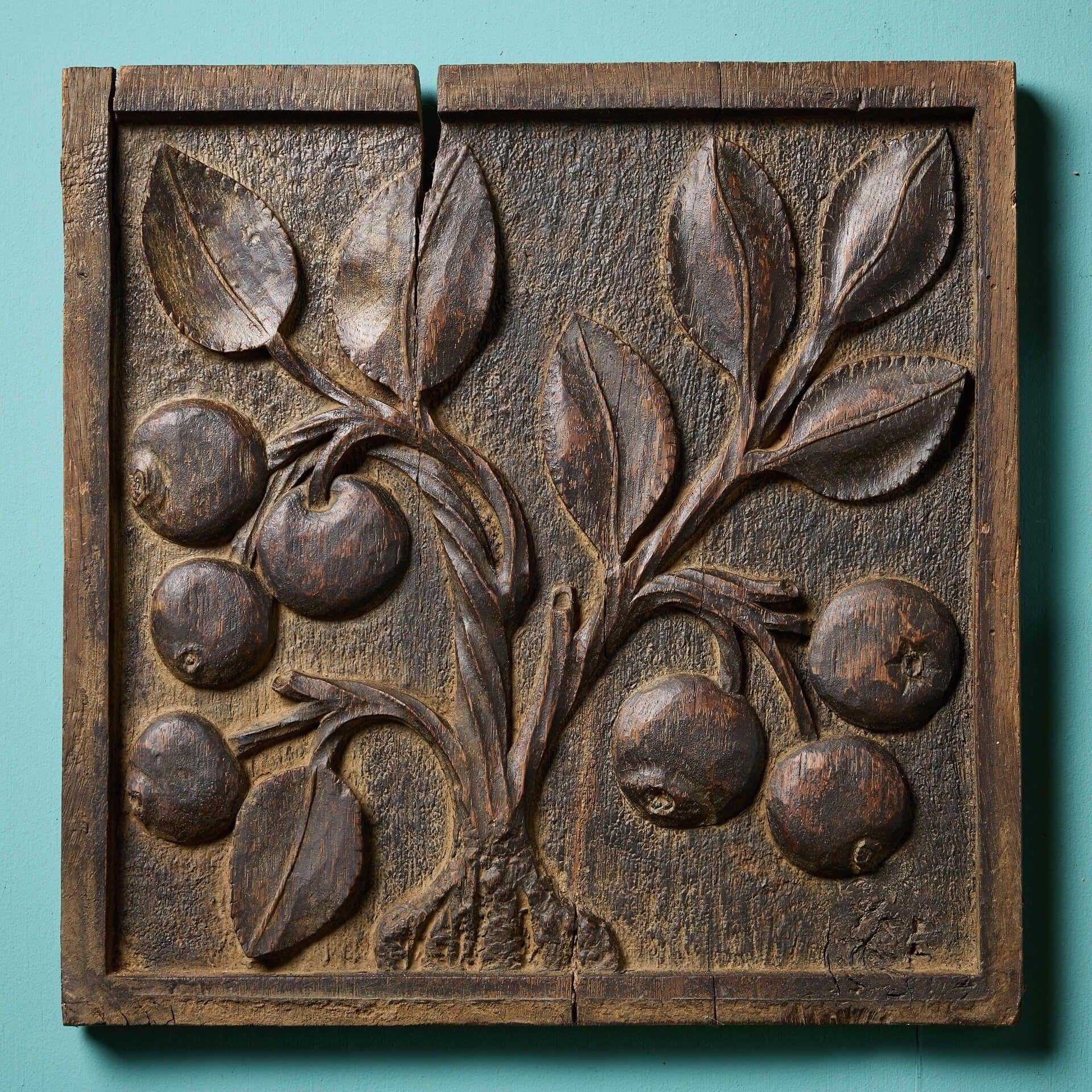 Anglais Ensemble de panneaux de feuillage en chêne sculpté anglais du 17e siècle en vente