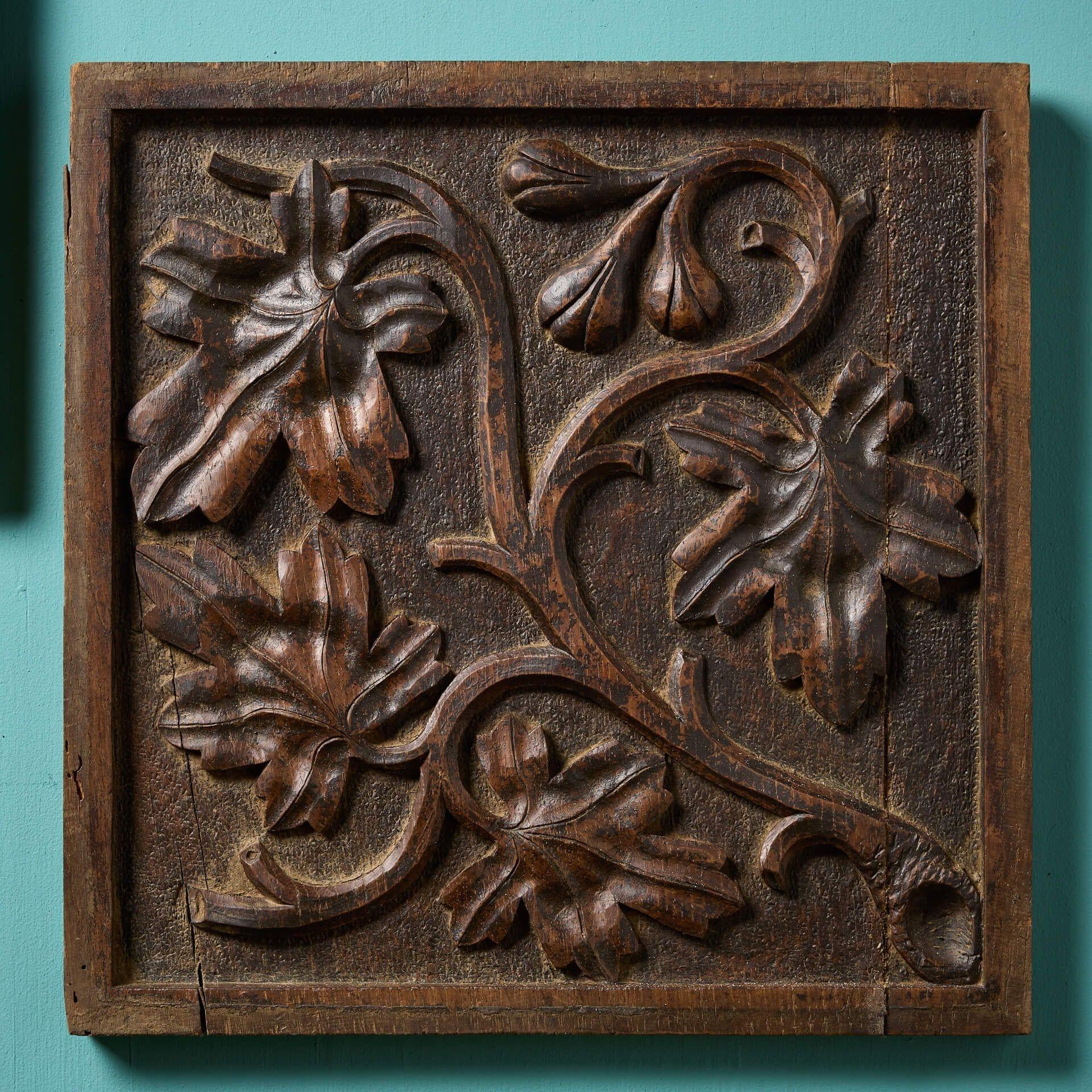 Sculpté à la main Ensemble de panneaux de feuillage en chêne sculpté anglais du 17e siècle en vente