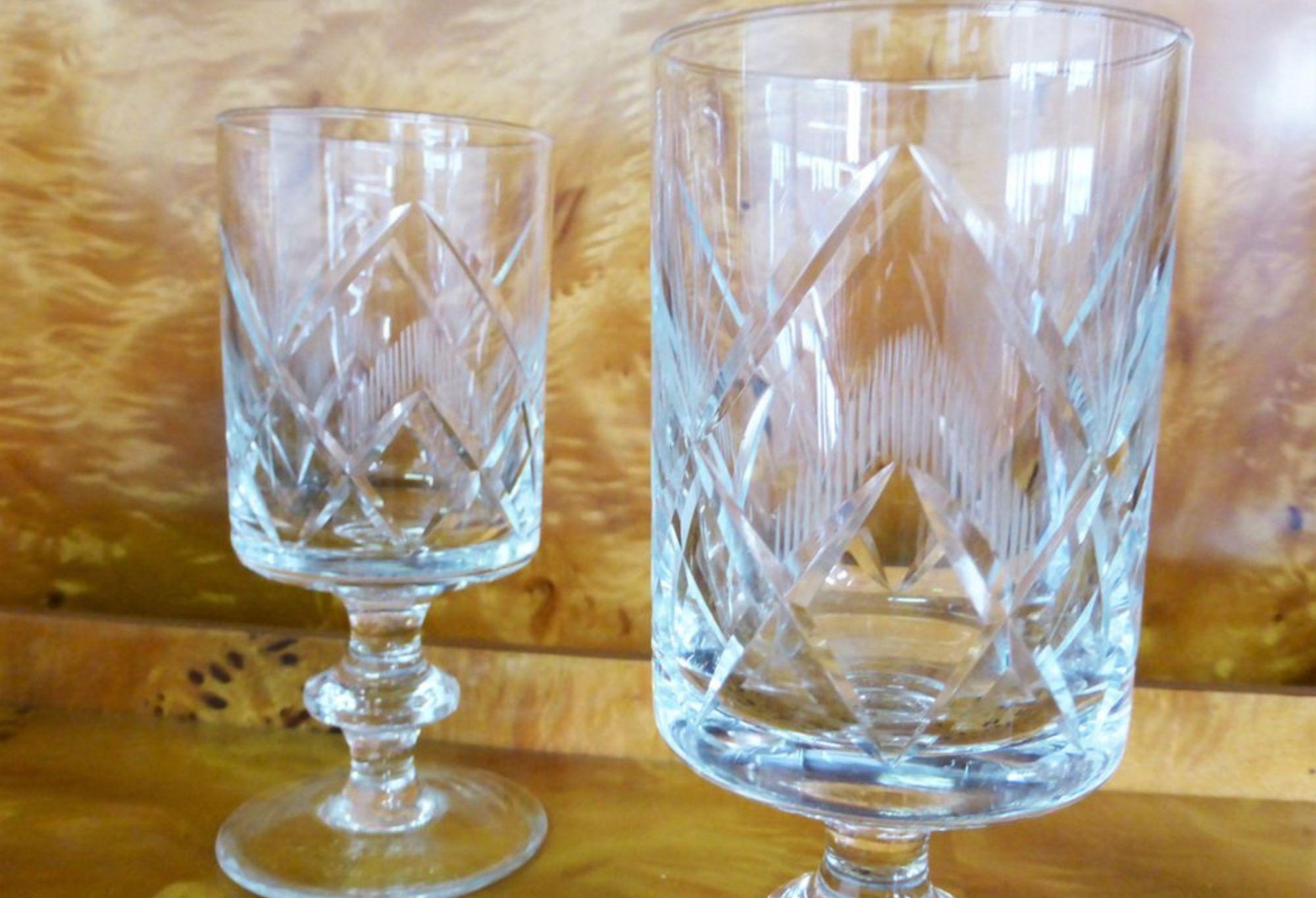 Italian Set of 18 Crystal Glasses from the 1970s For Sale