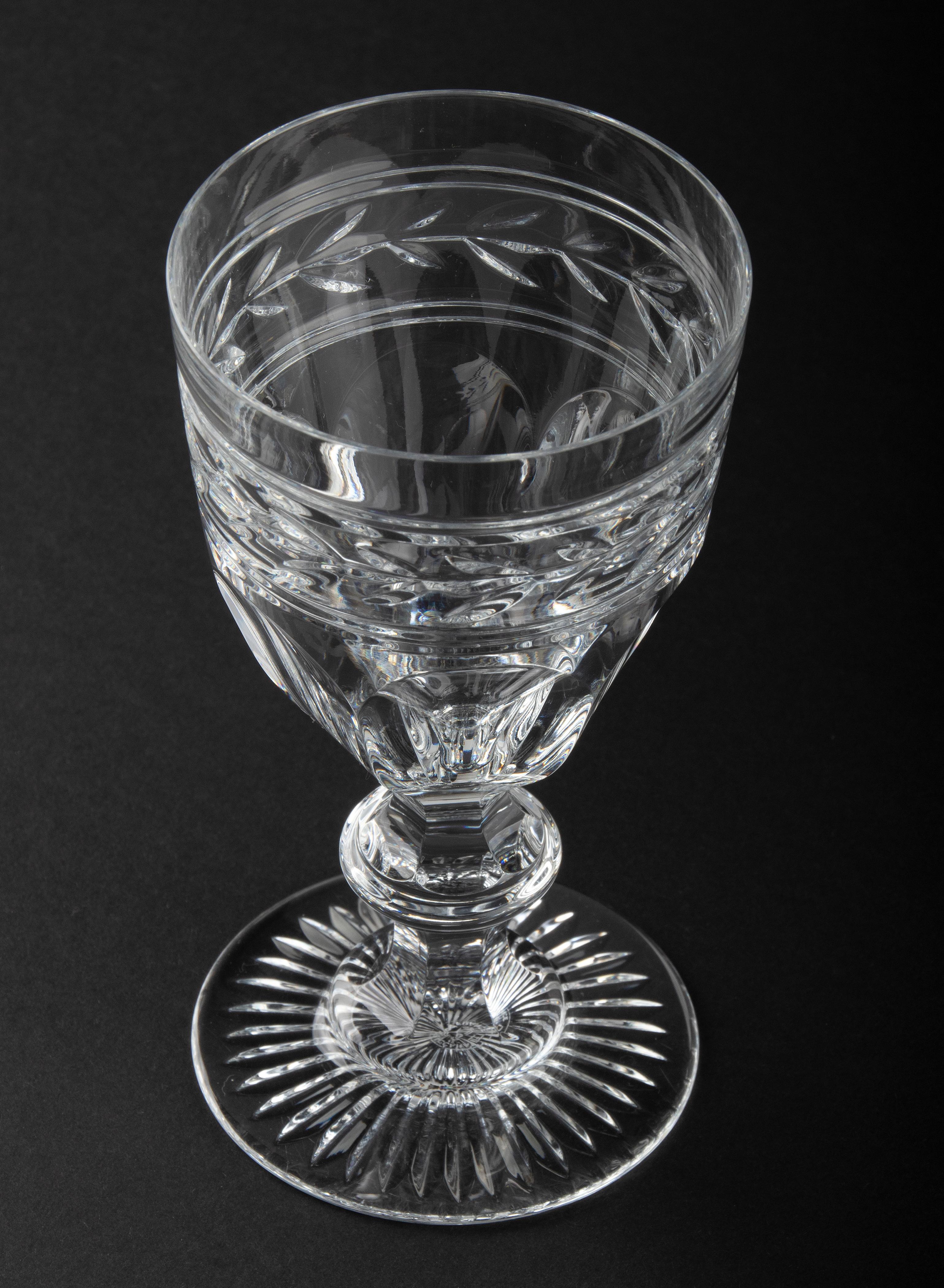 Ensemble de 18 verres en cristal fabriqués par Baccarat Modèle Jonzac 2