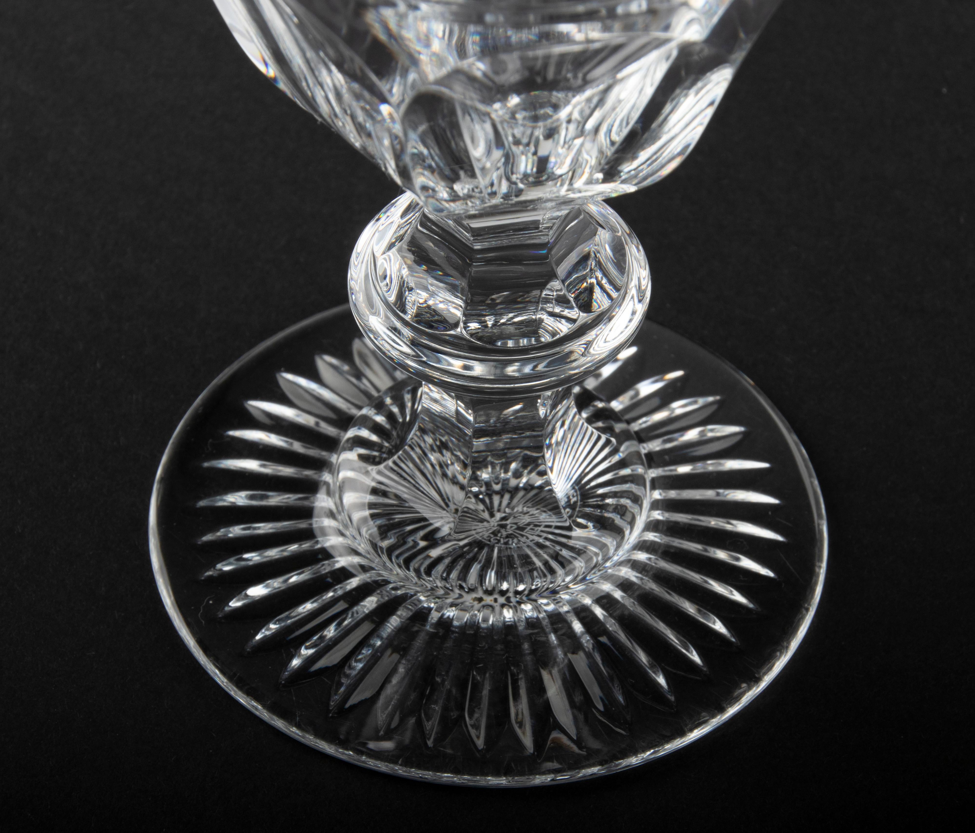 Ensemble de 18 verres en cristal fabriqués par Baccarat Modèle Jonzac 4