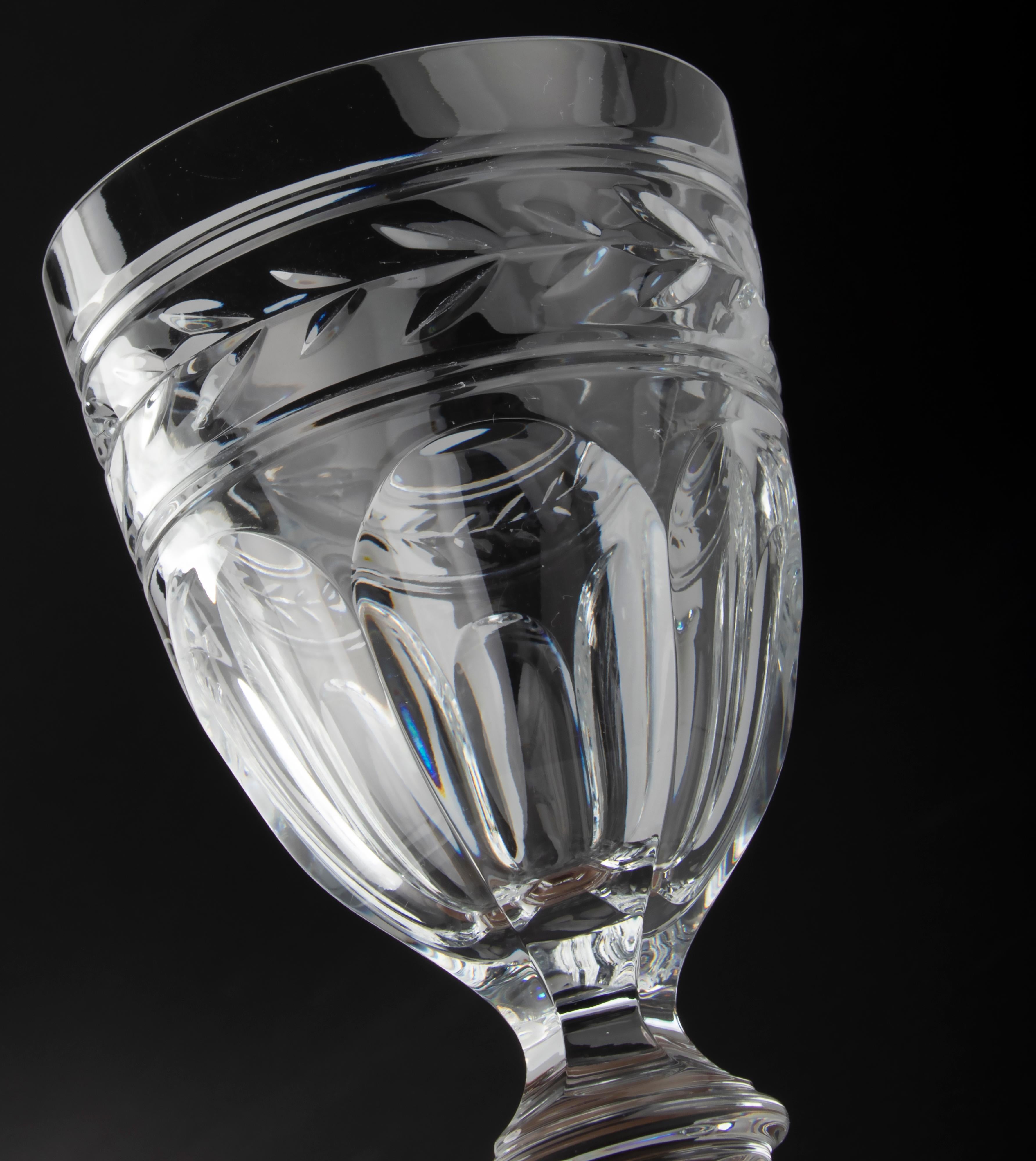 Ensemble de 18 verres en cristal fabriqués par Baccarat Modèle Jonzac 8