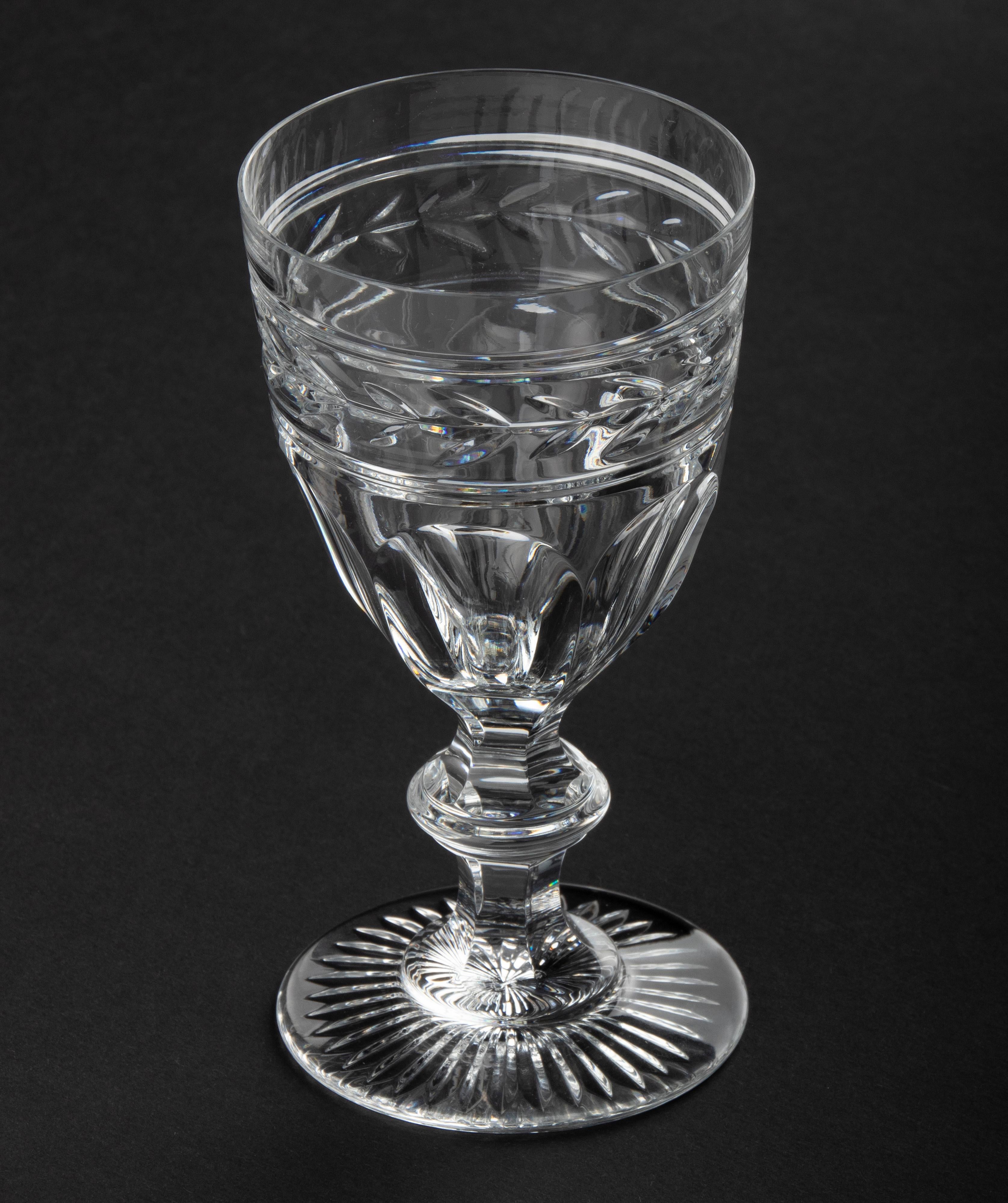 Ensemble de 18 verres en cristal fabriqués par Baccarat Modèle Jonzac 9